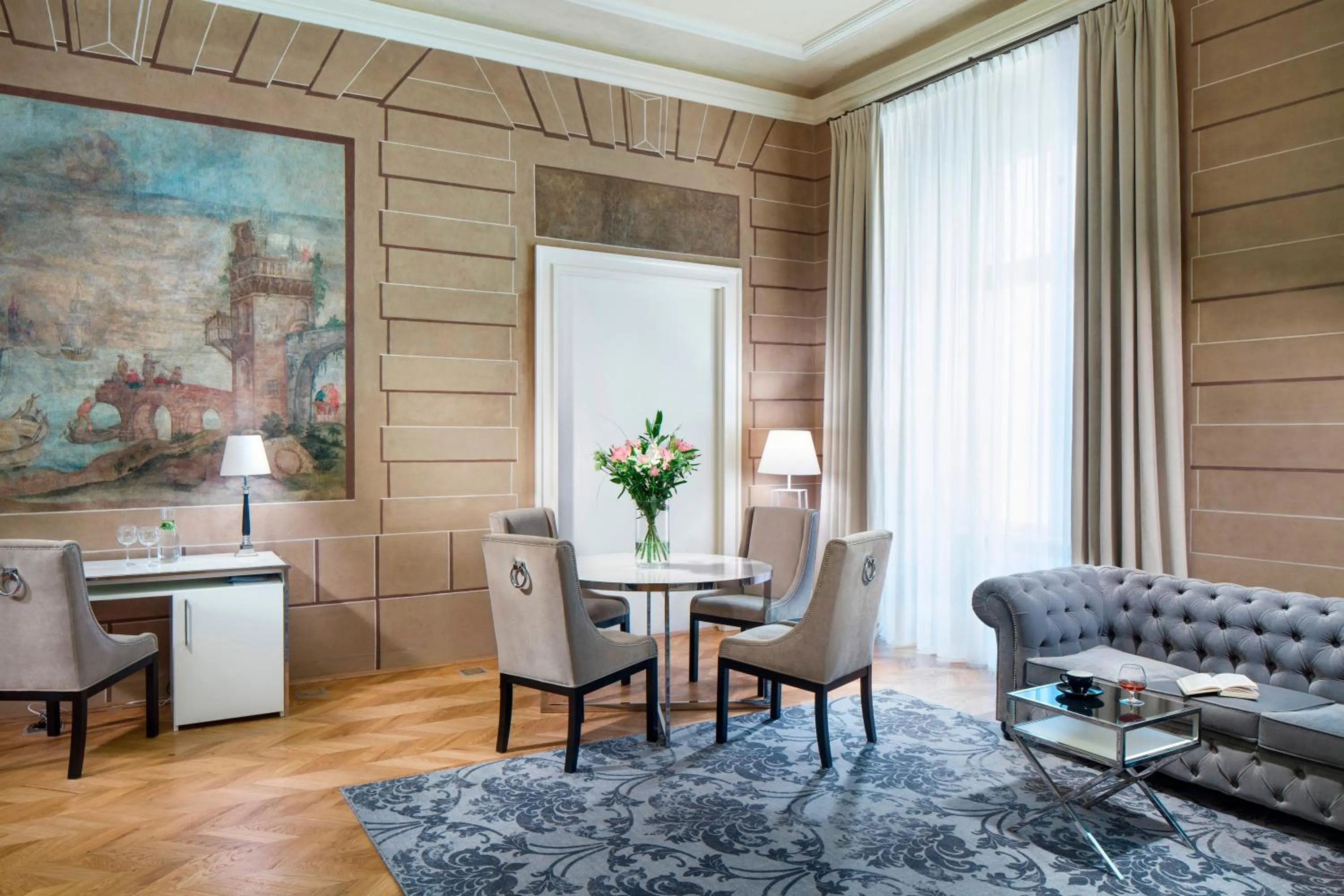 Living room in Wyndham Grand Krakow Old Town