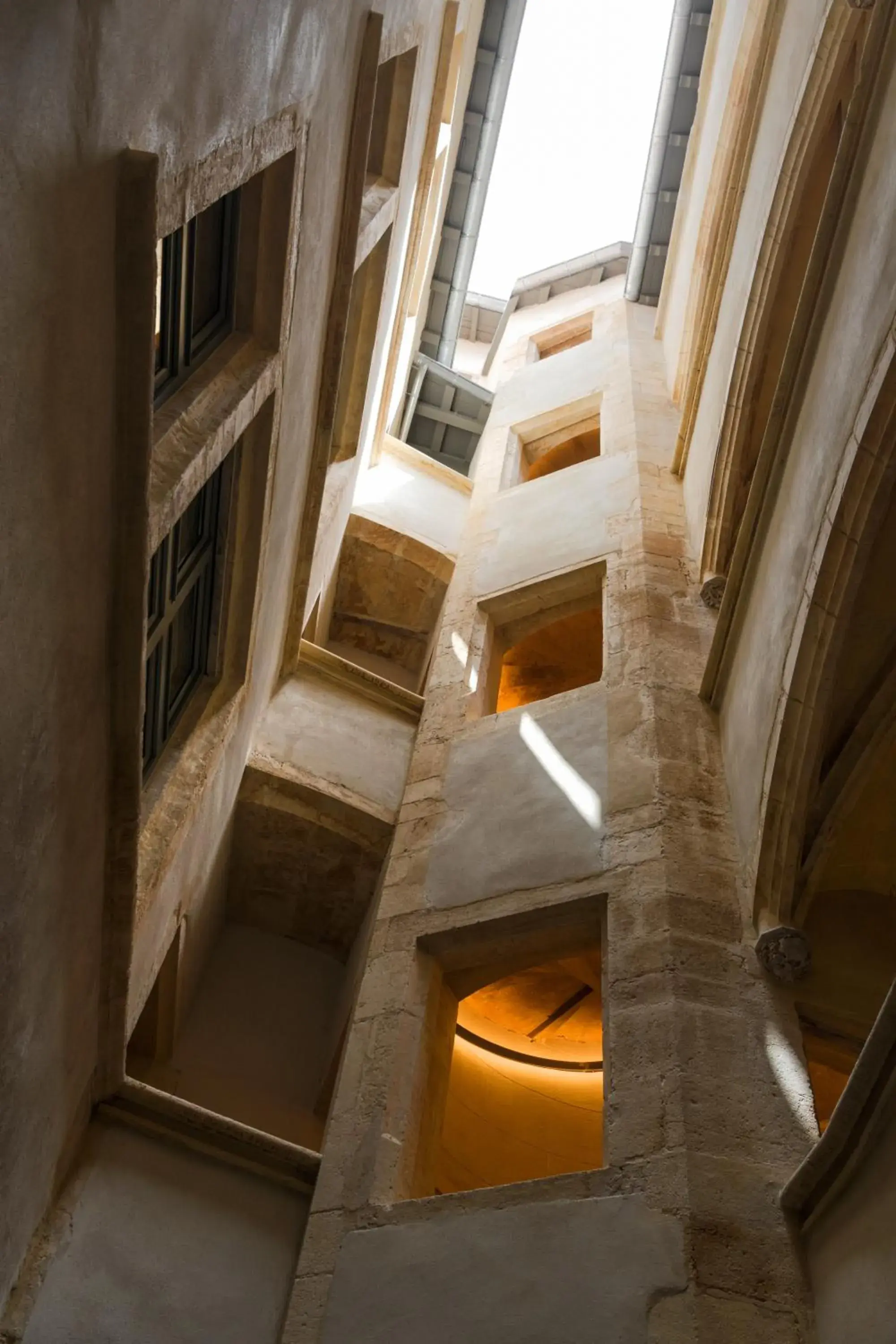 Property building in Académie Hôtel Lyon Property building in Académie Hôtel Lyon