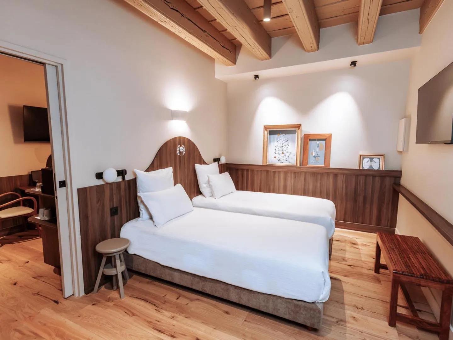 Bed in Académie Hôtel Lyon