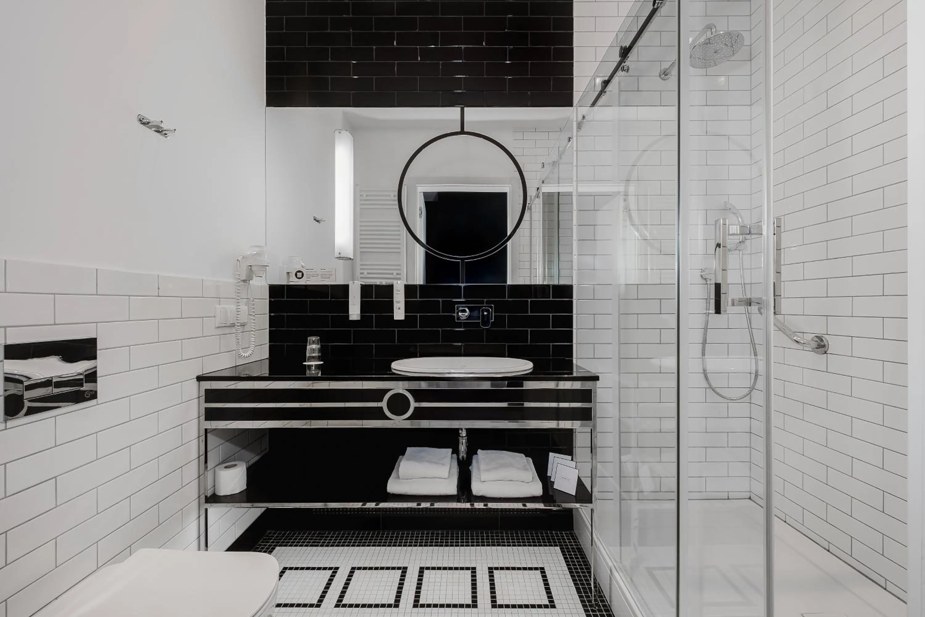 Shower in Craft Beer Central Hotel