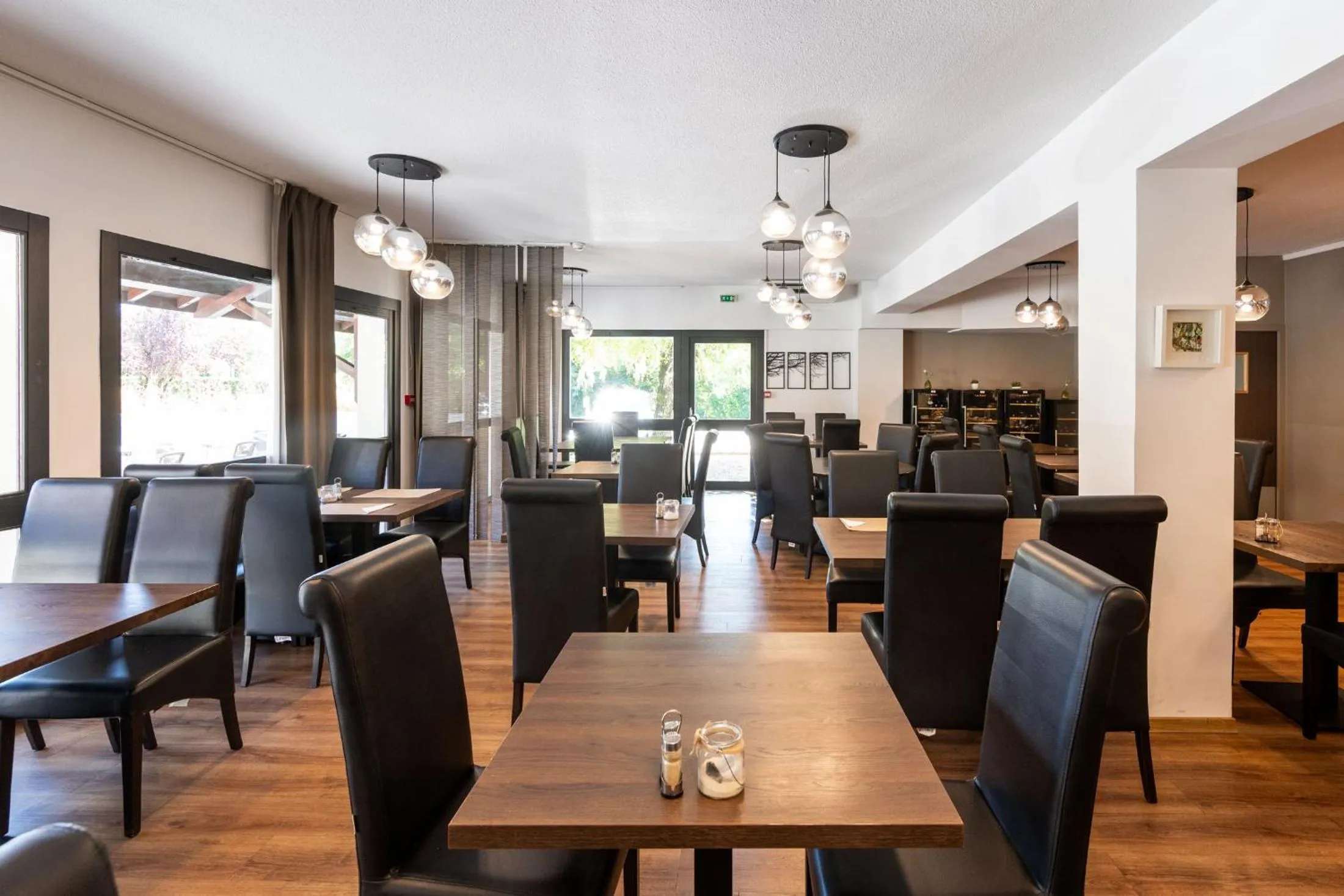 Restaurant/places to eat in Hôtel des Trois Massifs