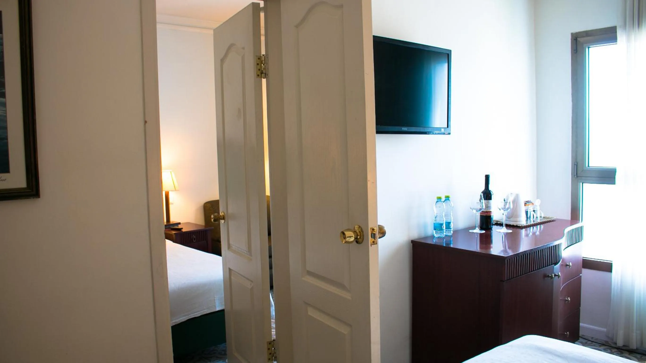 TV and multimedia, Bed in Jerusalem Gold Hotel