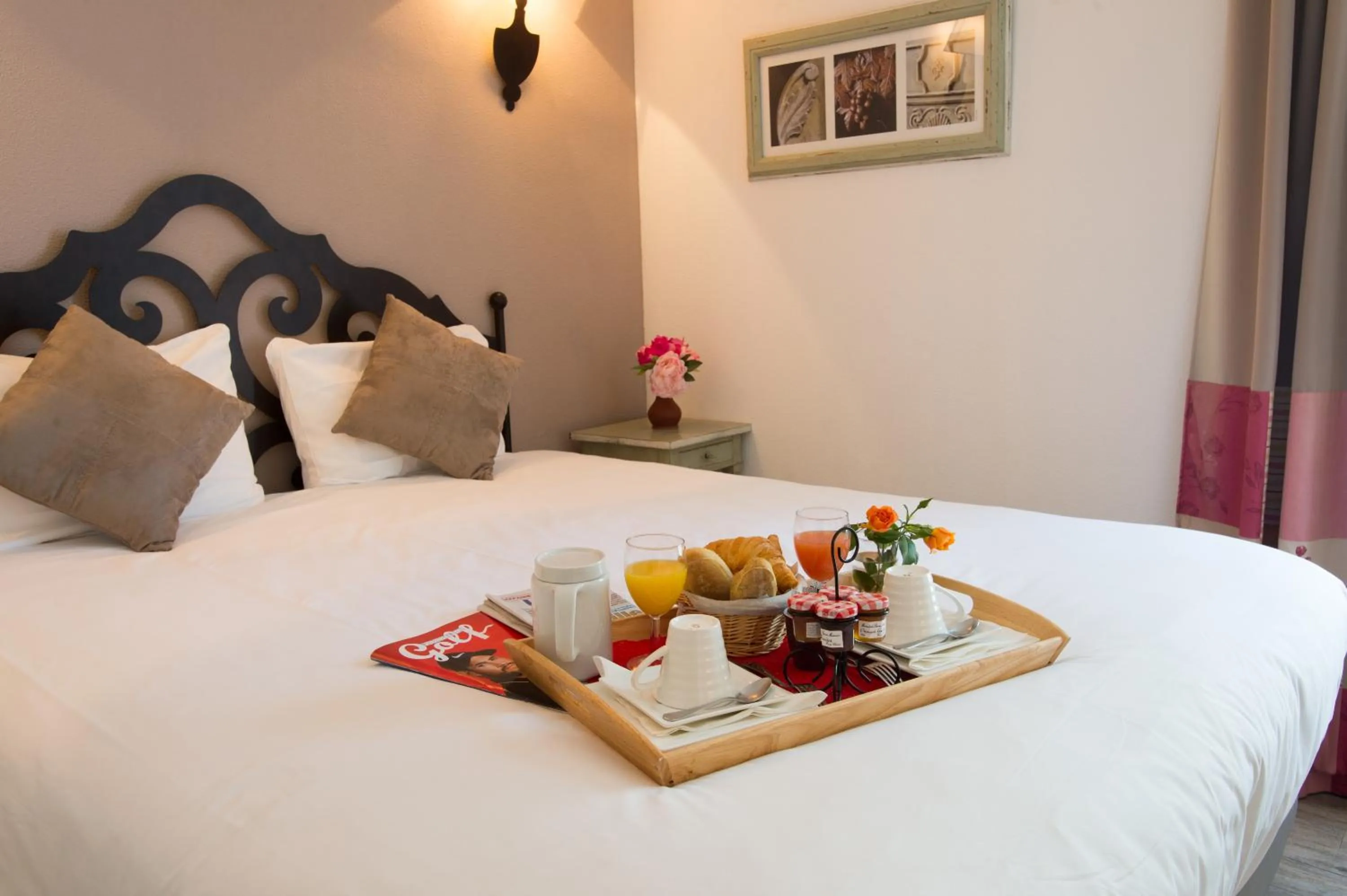 Breakfast, Bed in Best Western Hôtel Aurélia