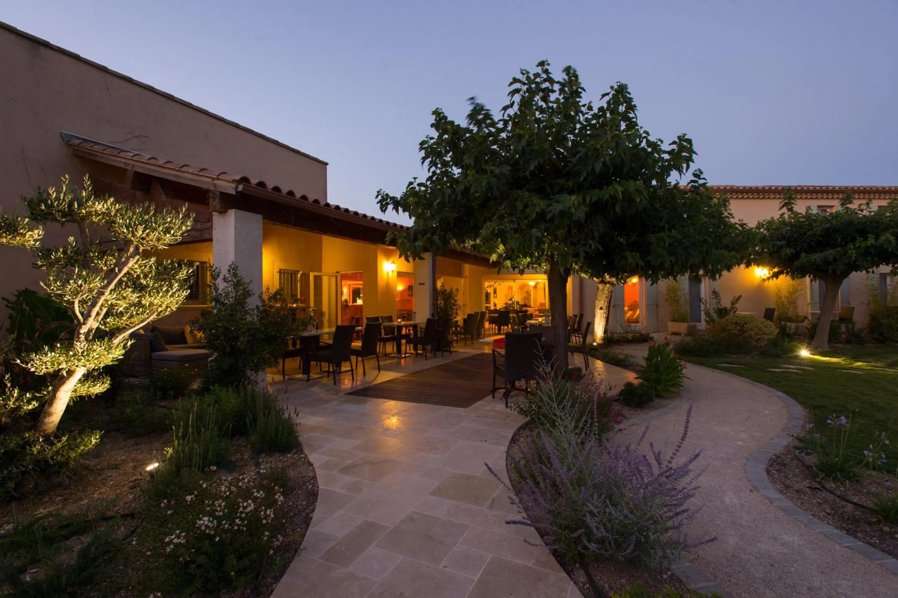 Patio in Best Western Hôtel Aurélia