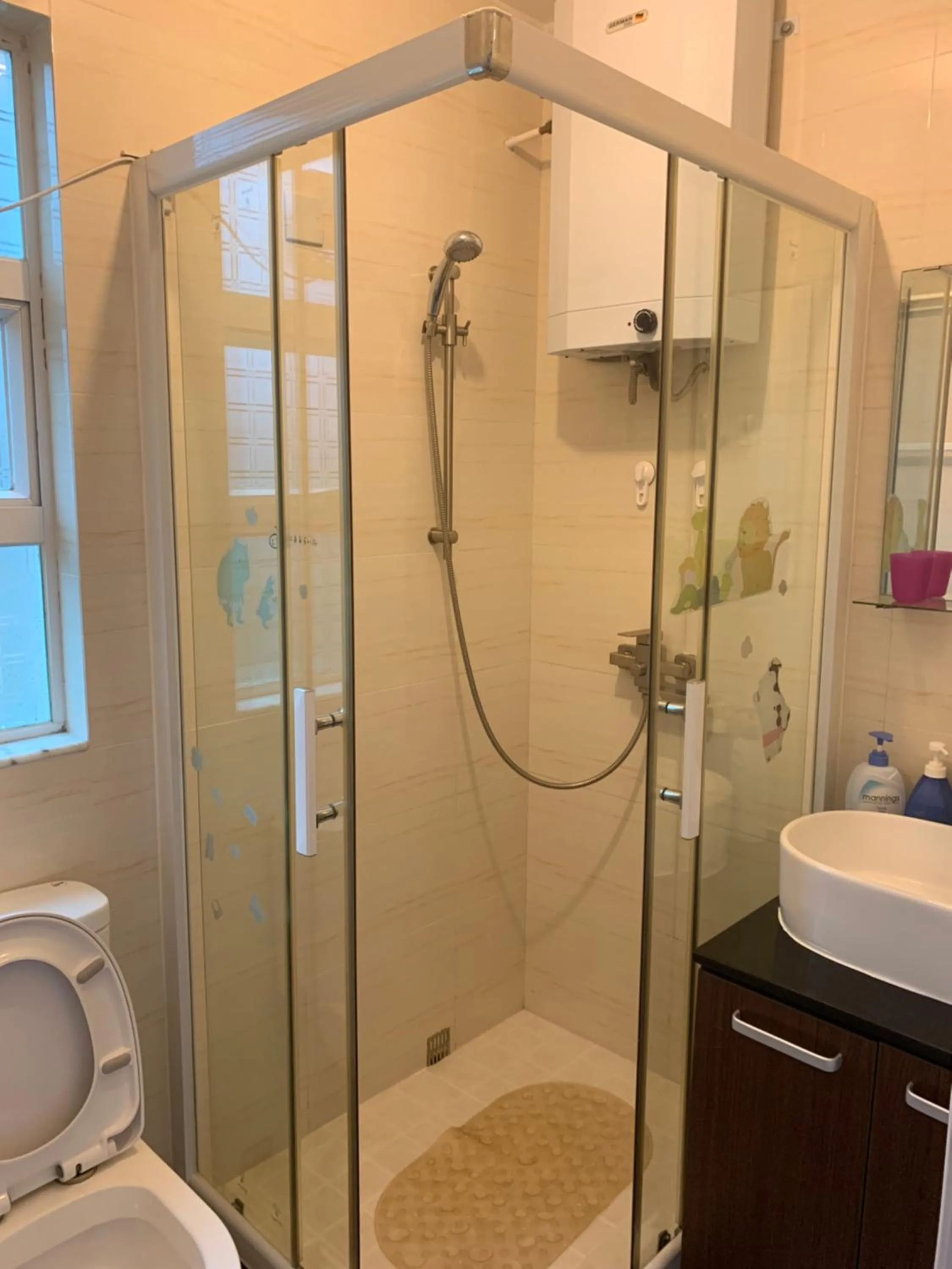 Bathroom in City Oasis Guesthouse