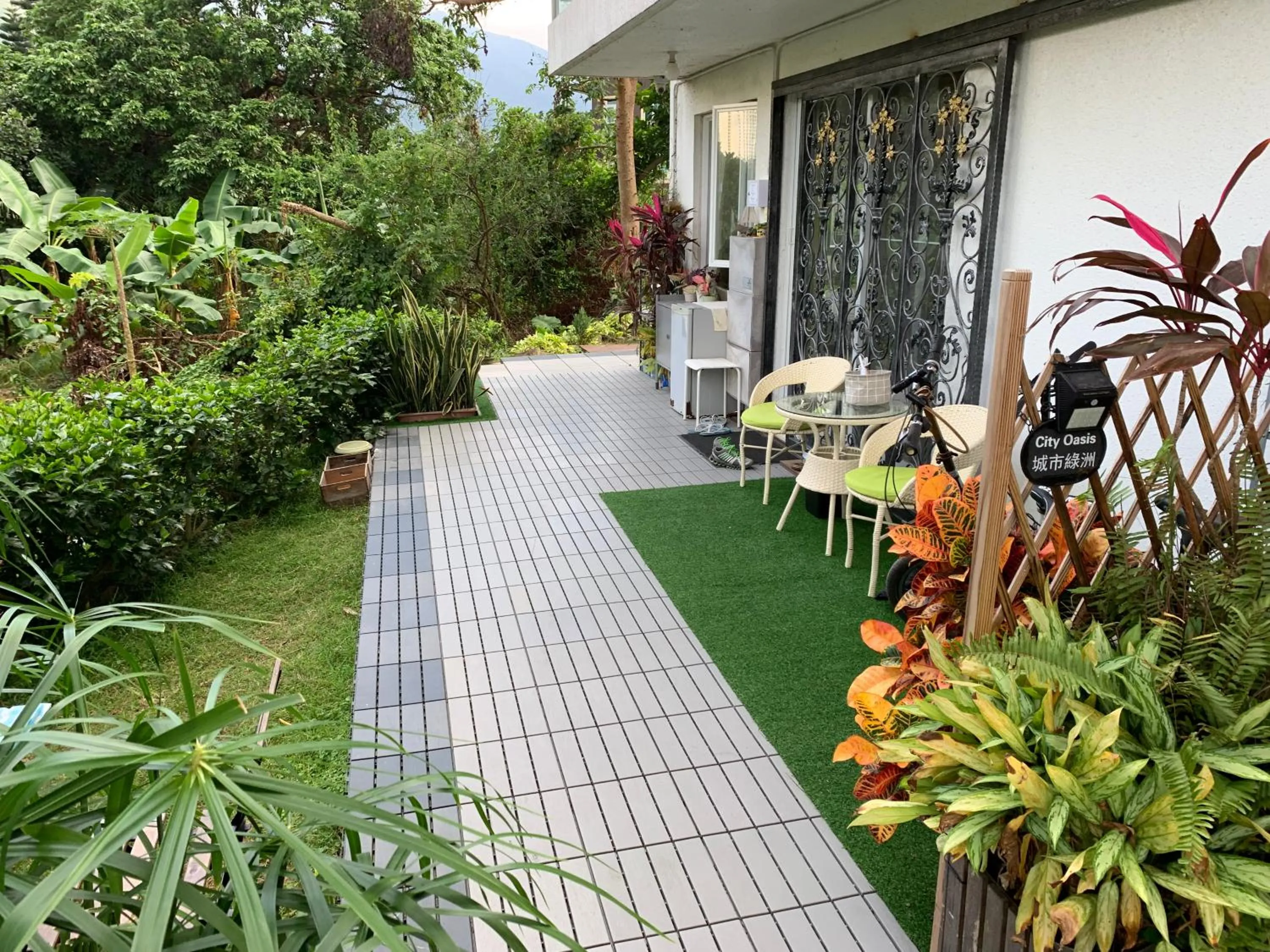 Facade/entrance in City Oasis Guesthouse