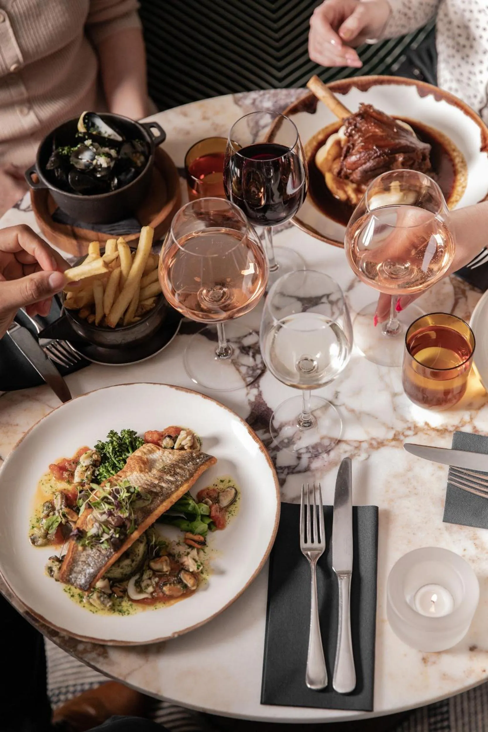 Restaurant/places to eat in Dart Marina Hotel