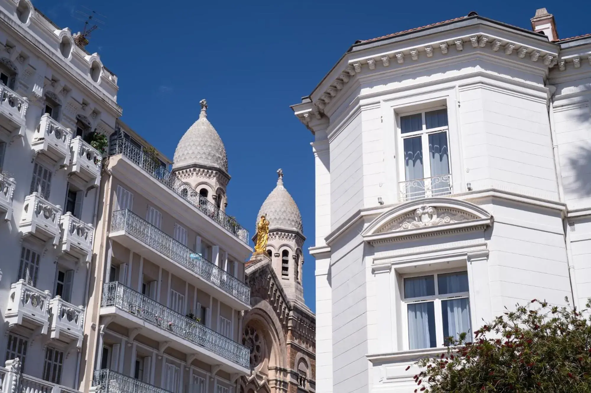 Property building in Excelsior Property building in Excelsior