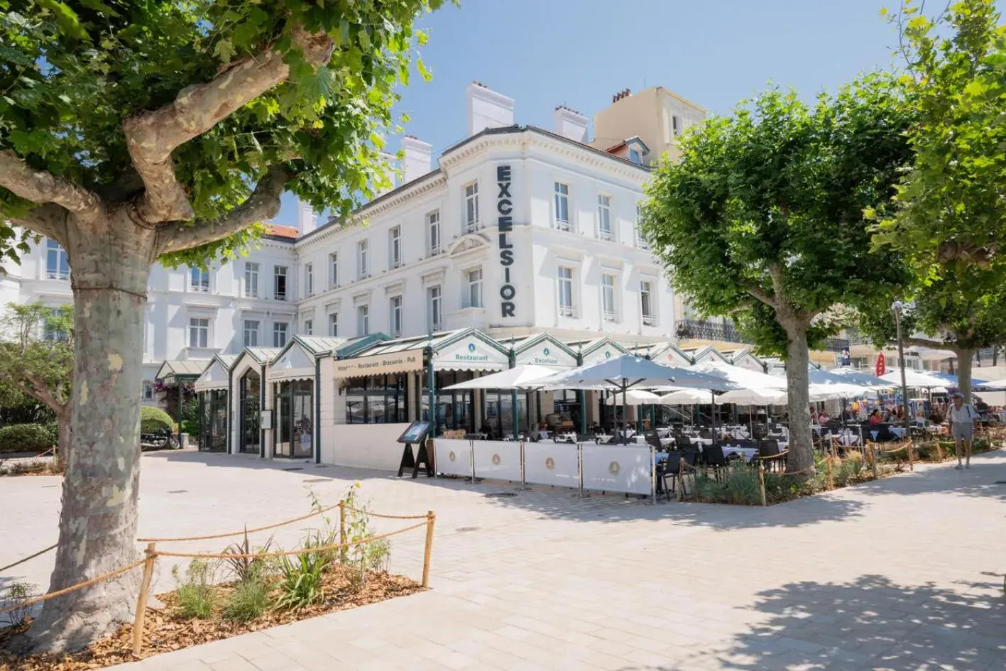 Property building in Excelsior Property building in Excelsior