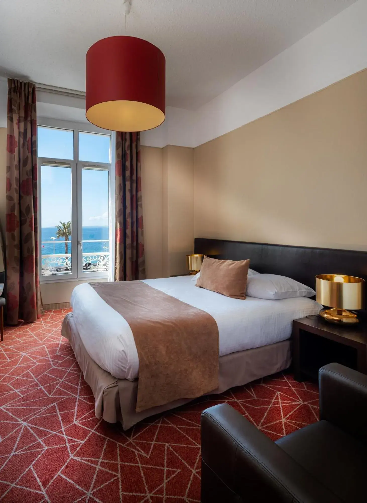 Sea view, Bed in Excelsior Sea view, Bed in Excelsior