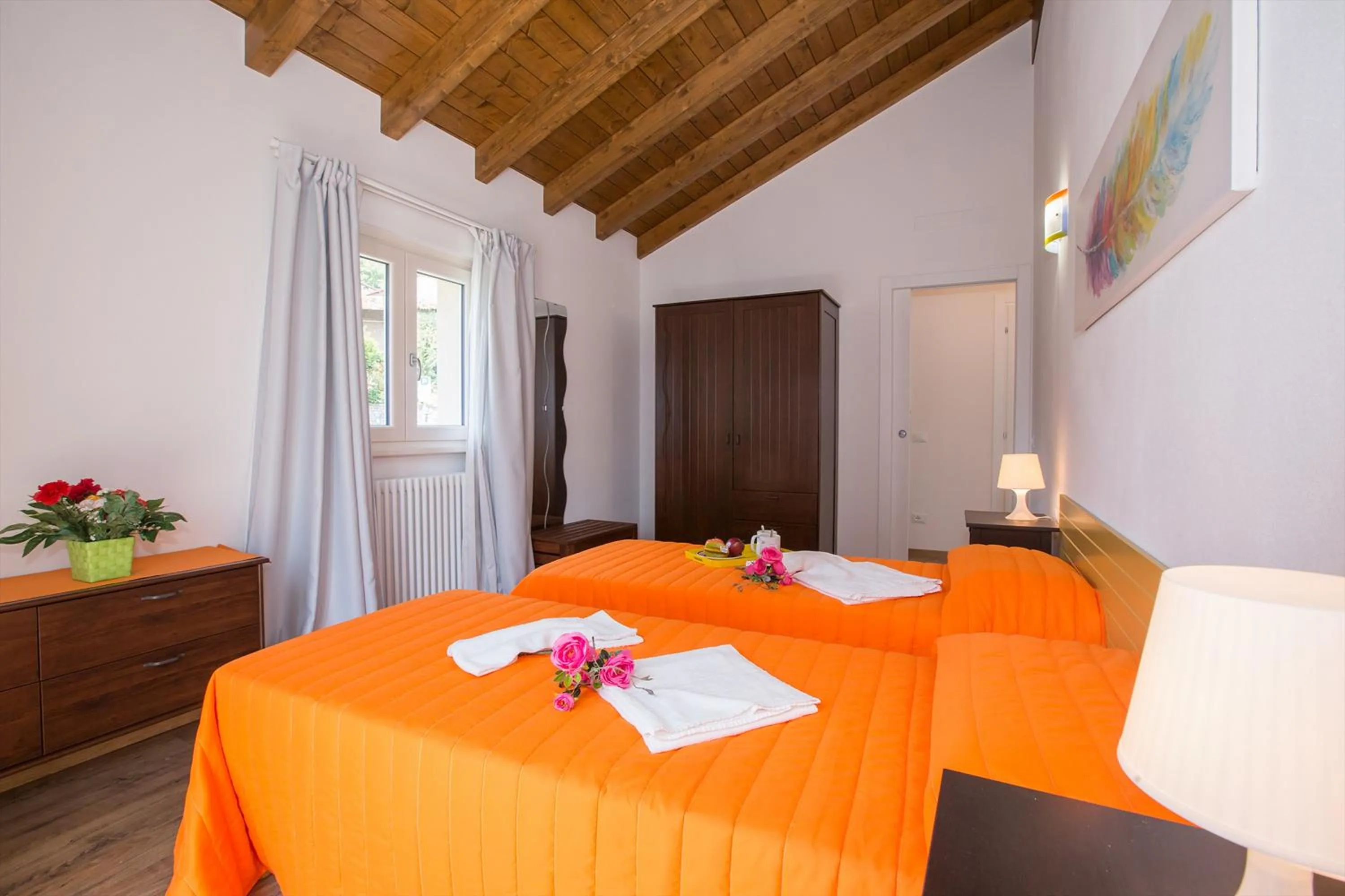 Bedroom, Bed in Lenno Dolcelago