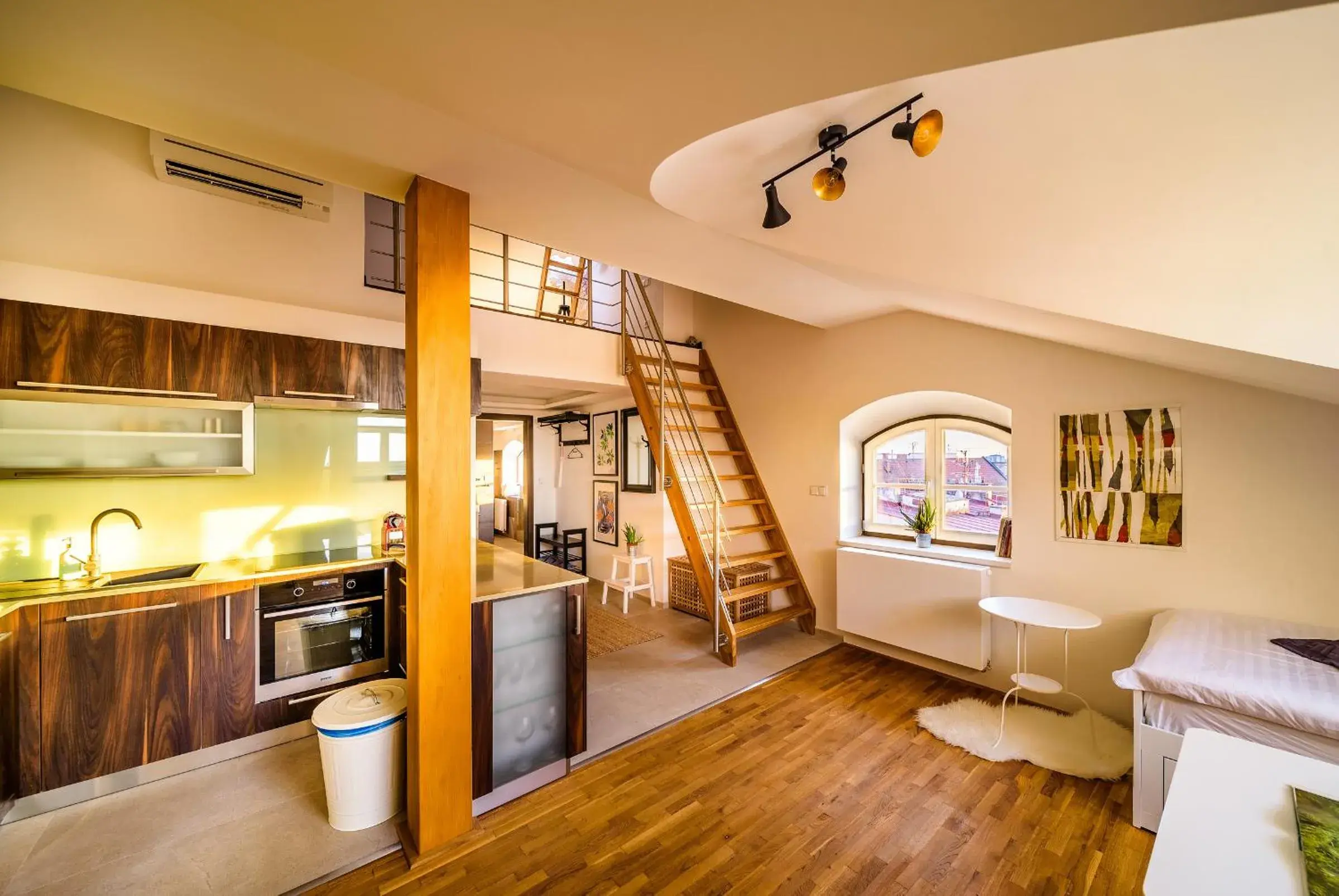 Rooftop Triplex Apartment in Centre Rooftop Triplex Apartment in Centre