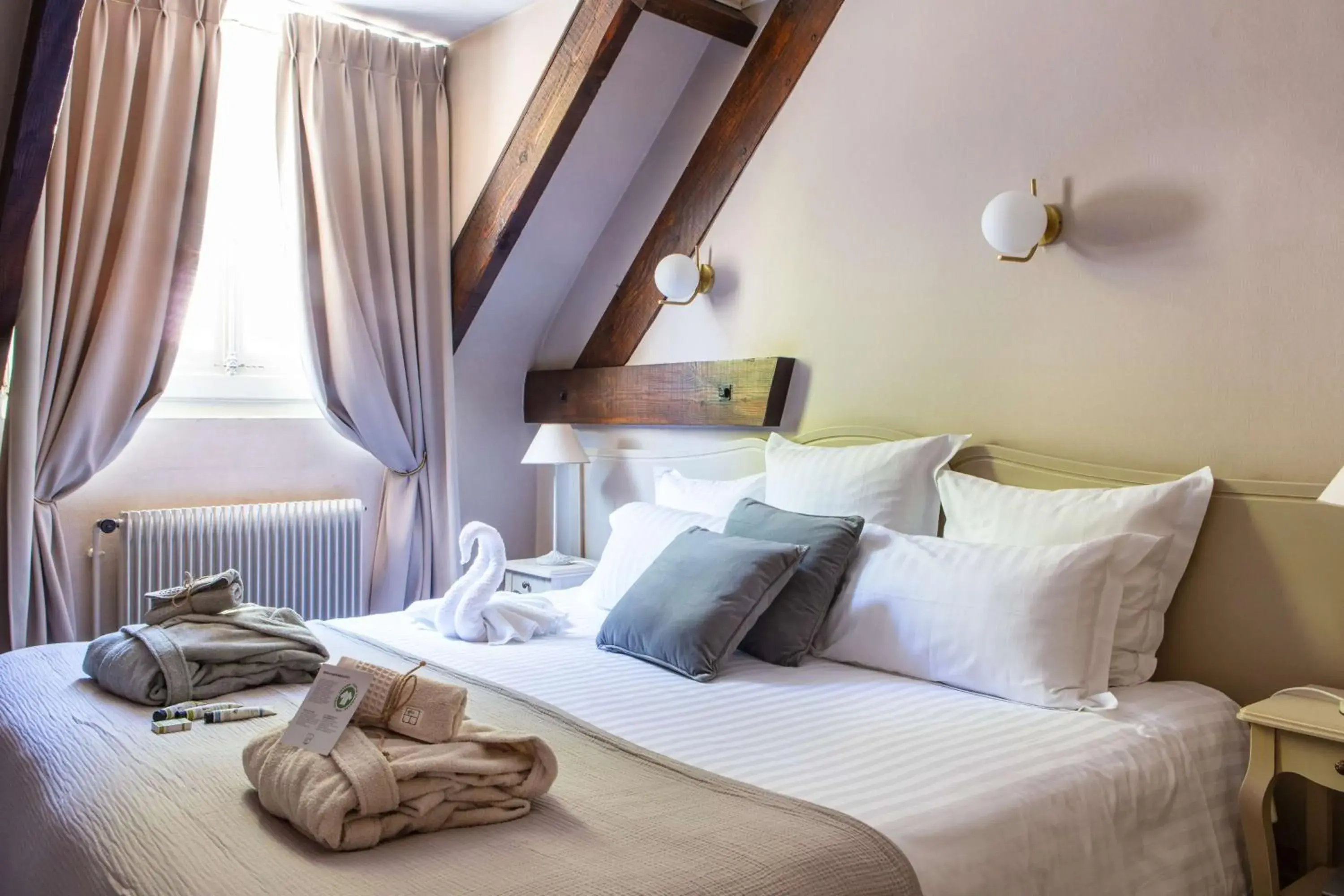 Bedroom, Bed in Hôtel Le Maxime - Best Western Signature Collection Bedroom, Bed in Hôtel Le Maxime - Best Western Signature Collection