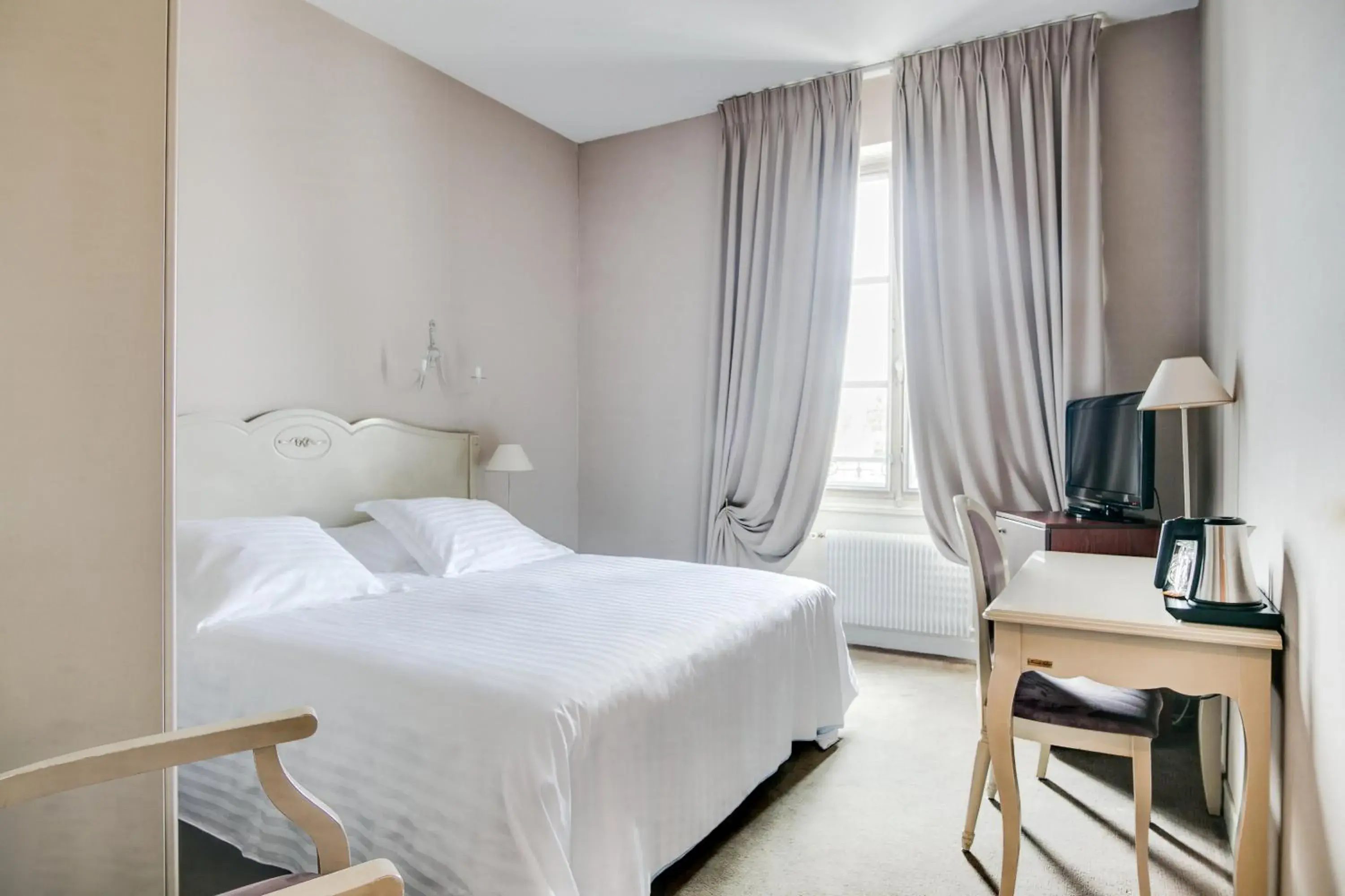 Superior King Room in Hôtel Le Maxime - Best Western Signature Collection Superior King Room in Hôtel Le Maxime - Best Western Signature Collection