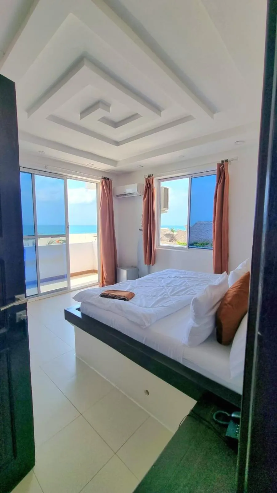 Sea view, Bed in SunSeaBar Beach Resort