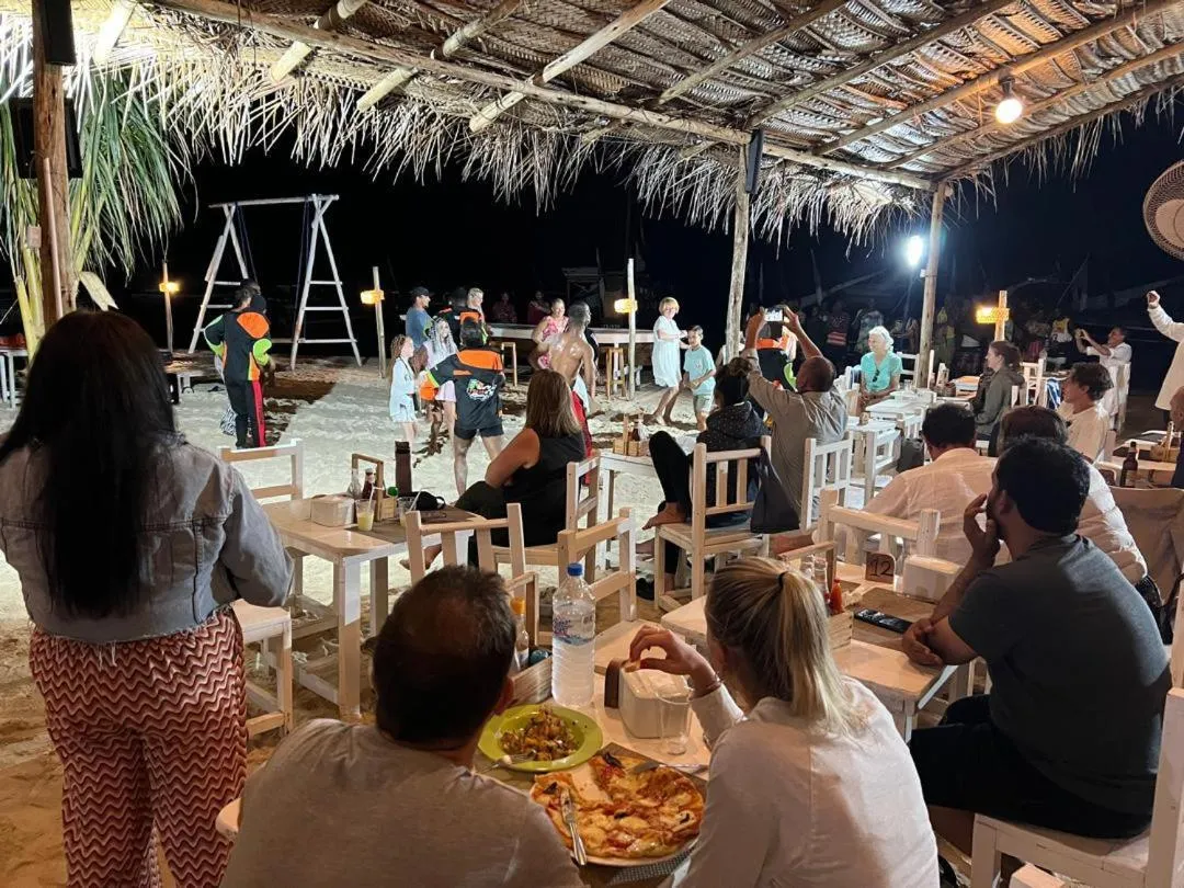 Restaurant/places to eat in SunSeaBar Beach Resort