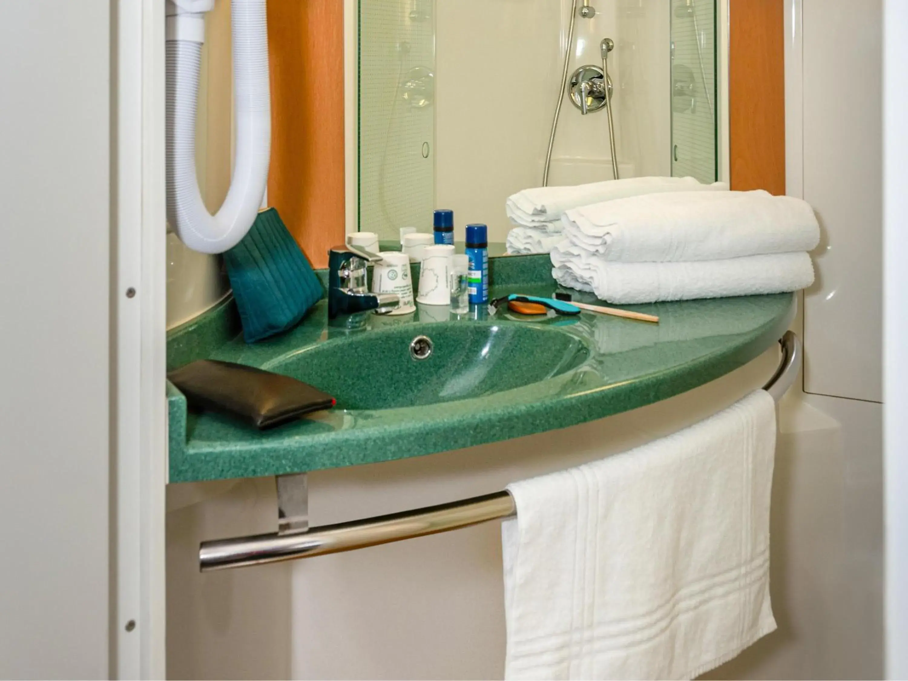 Bedroom in ibis La Bresse Gérardmer Bedroom in ibis La Bresse Gérardmer