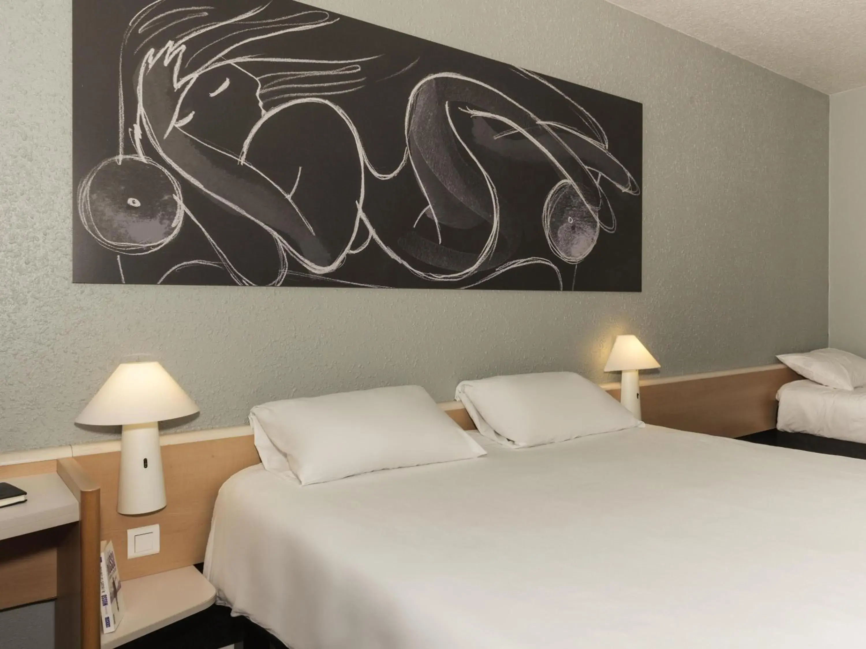 Bedroom, Bed in ibis La Bresse Gérardmer Bedroom, Bed in ibis La Bresse Gérardmer