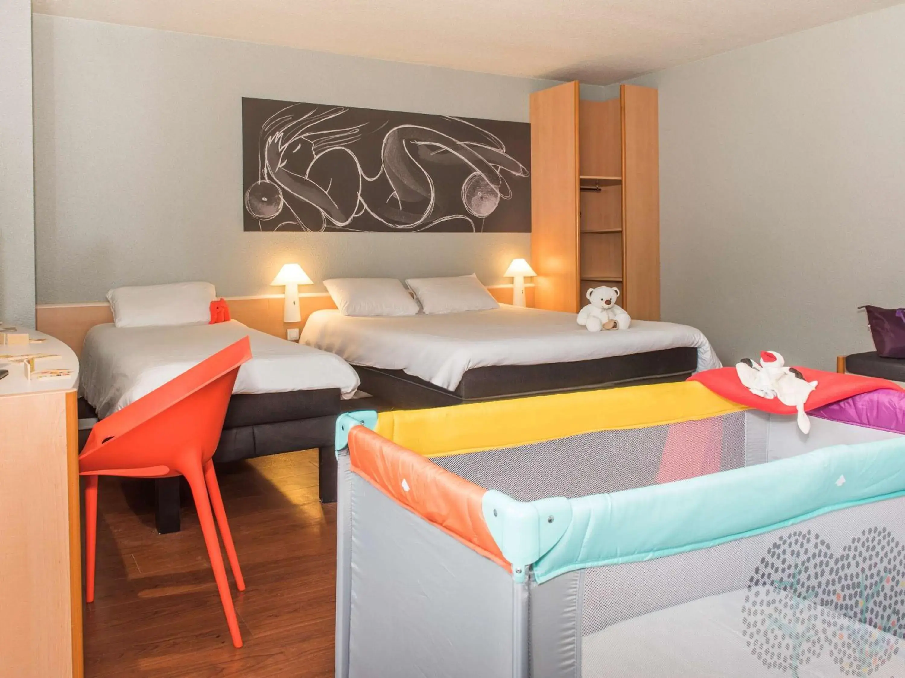 Photo of the whole room, Bed in ibis La Bresse Gérardmer Photo of the whole room, Bed in ibis La Bresse Gérardmer
