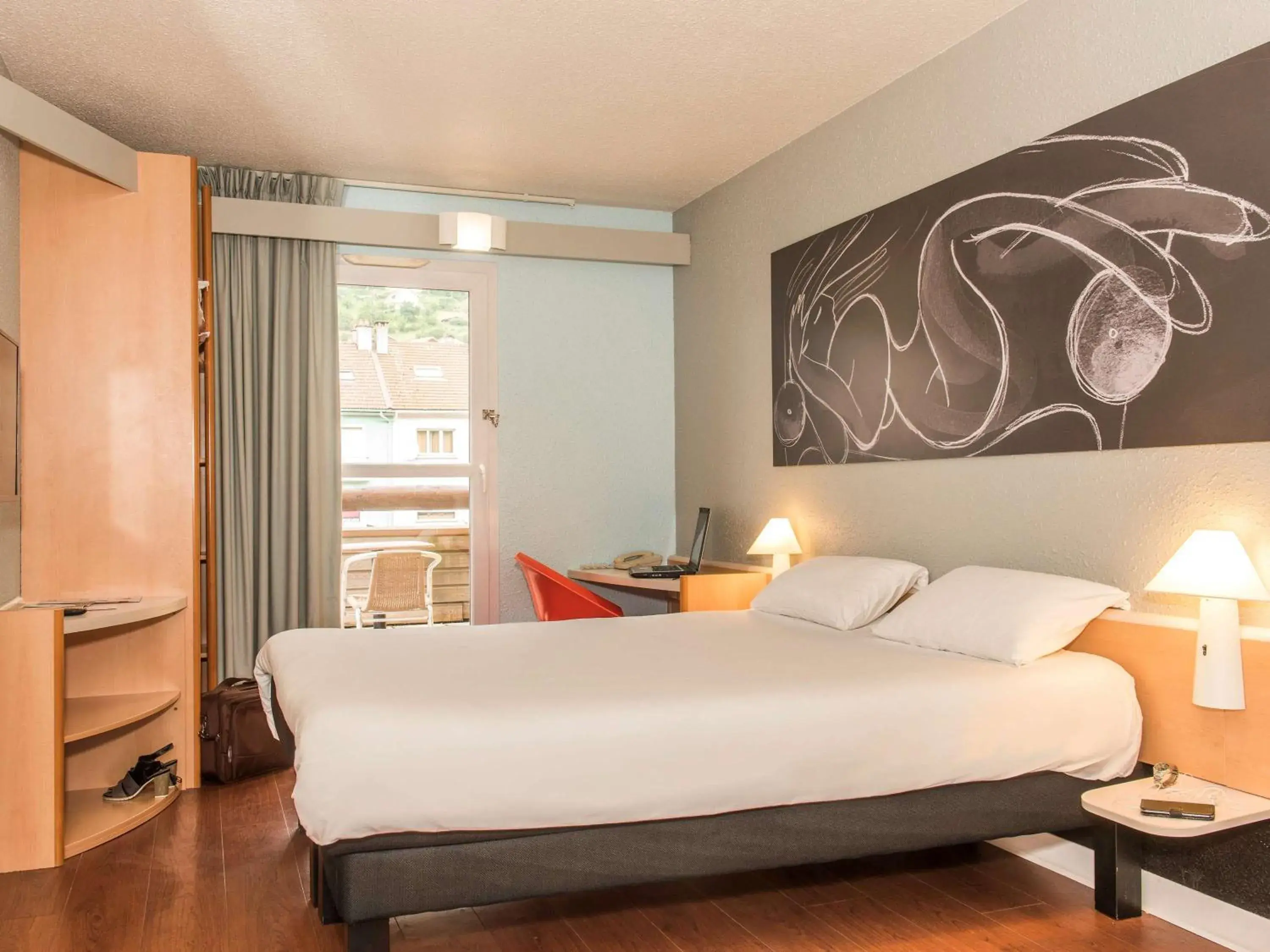 Photo of the whole room, Bed in ibis La Bresse Gérardmer Photo of the whole room, Bed in ibis La Bresse Gérardmer