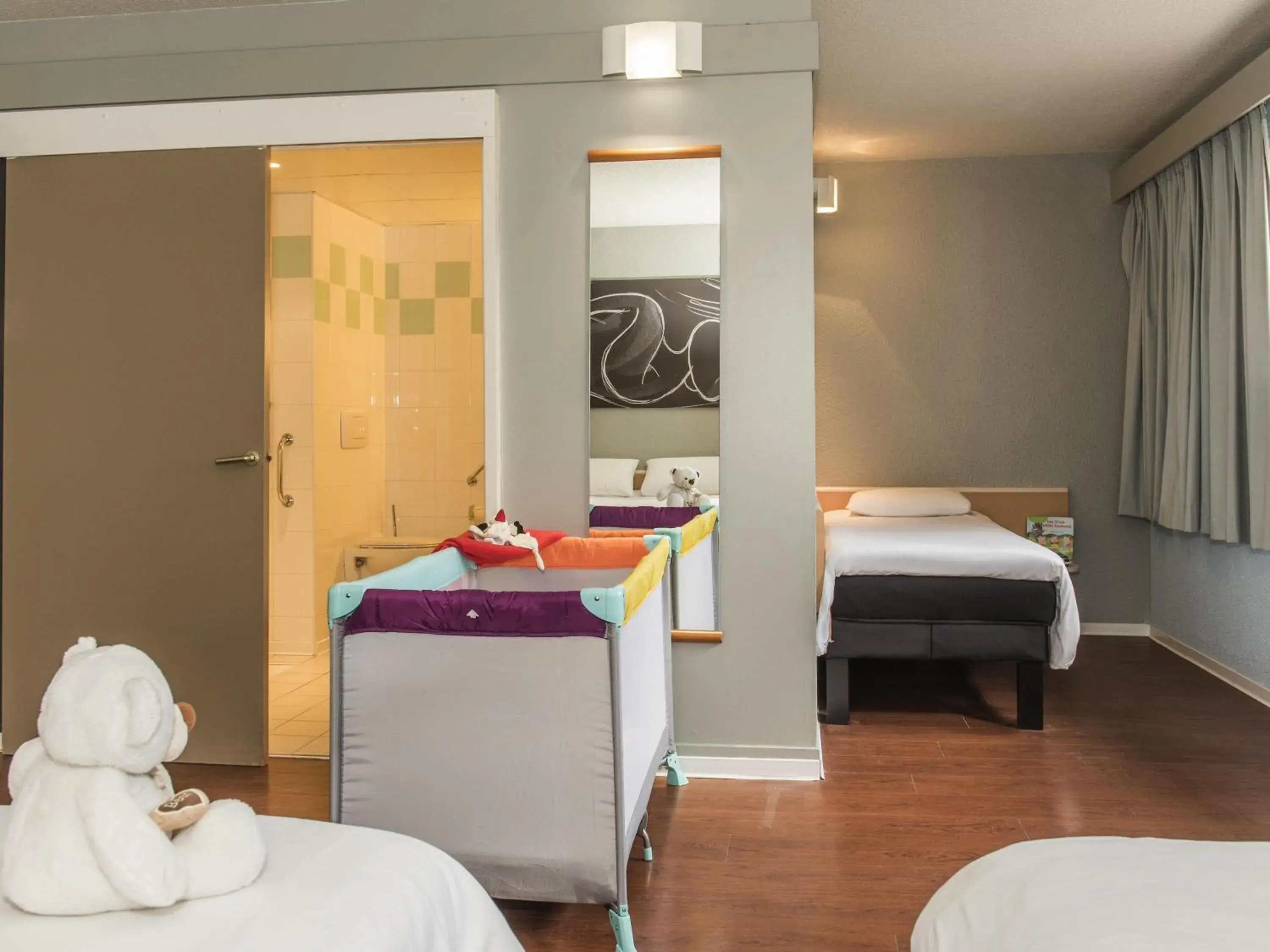 Bedroom, Bed in ibis La Bresse Gérardmer Bedroom, Bed in ibis La Bresse Gérardmer