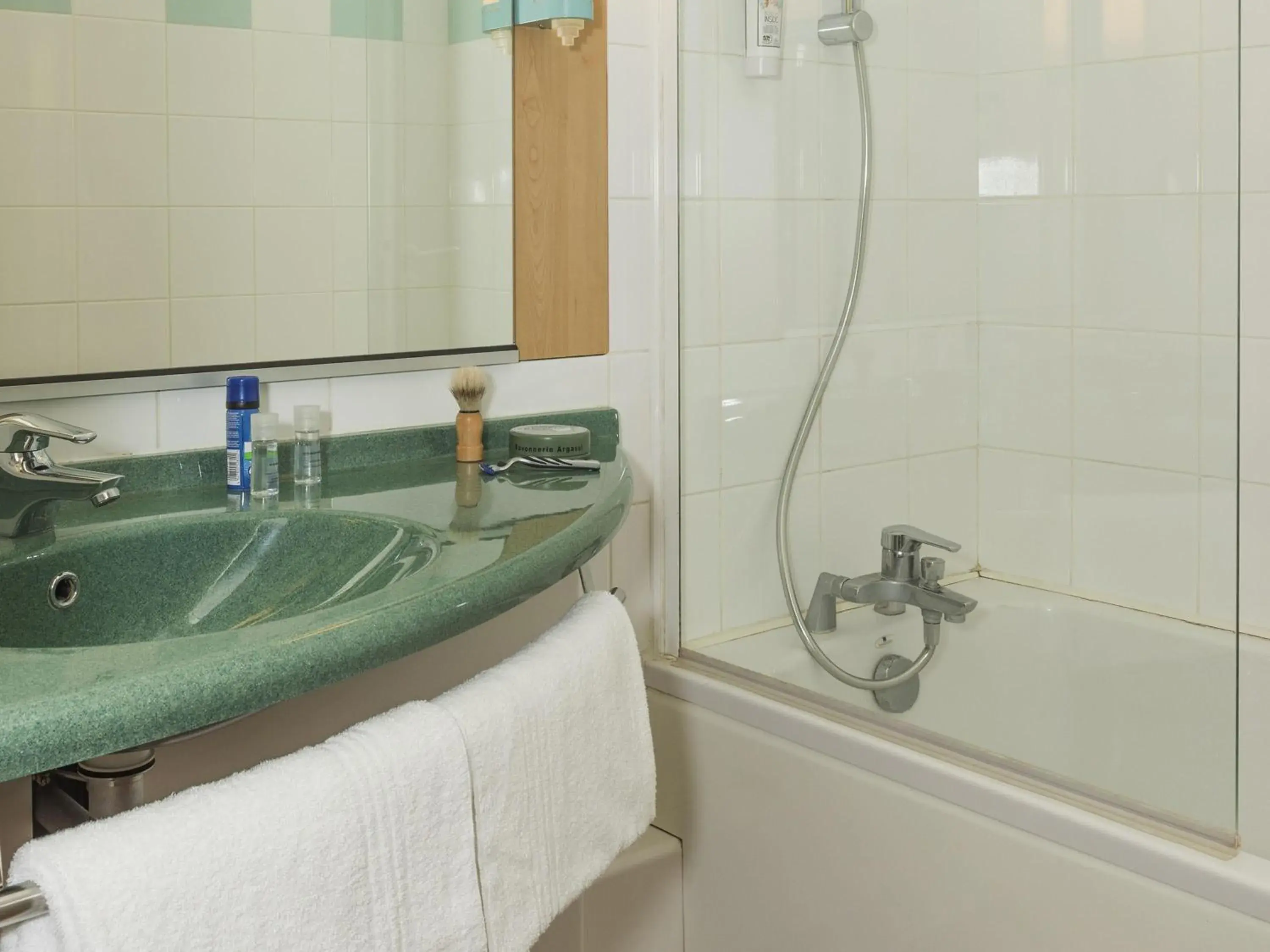 Bedroom in ibis La Bresse Gérardmer Bedroom in ibis La Bresse Gérardmer