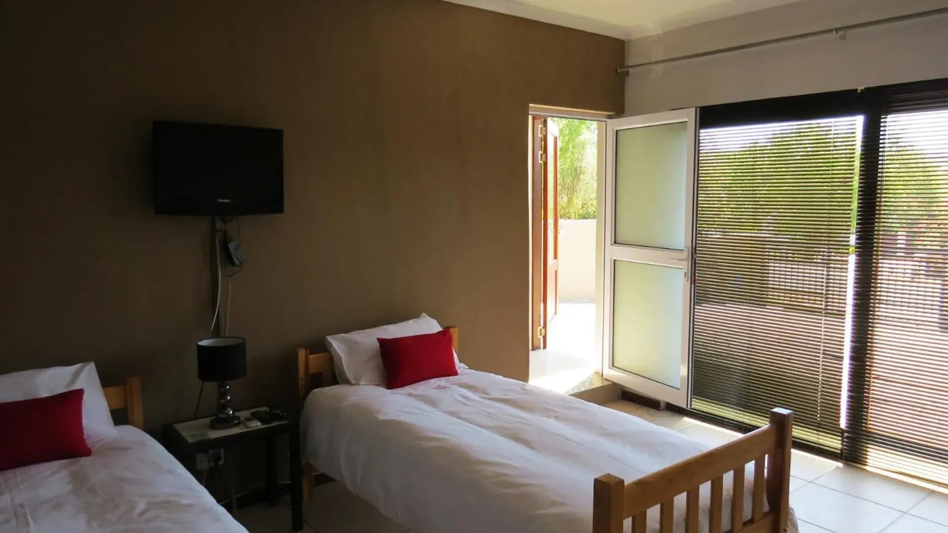 Two-Bedroom Apartment - single occupancy in 21 on Klein Karoo Two-Bedroom Apartment - single occupancy in 21 on Klein Karoo