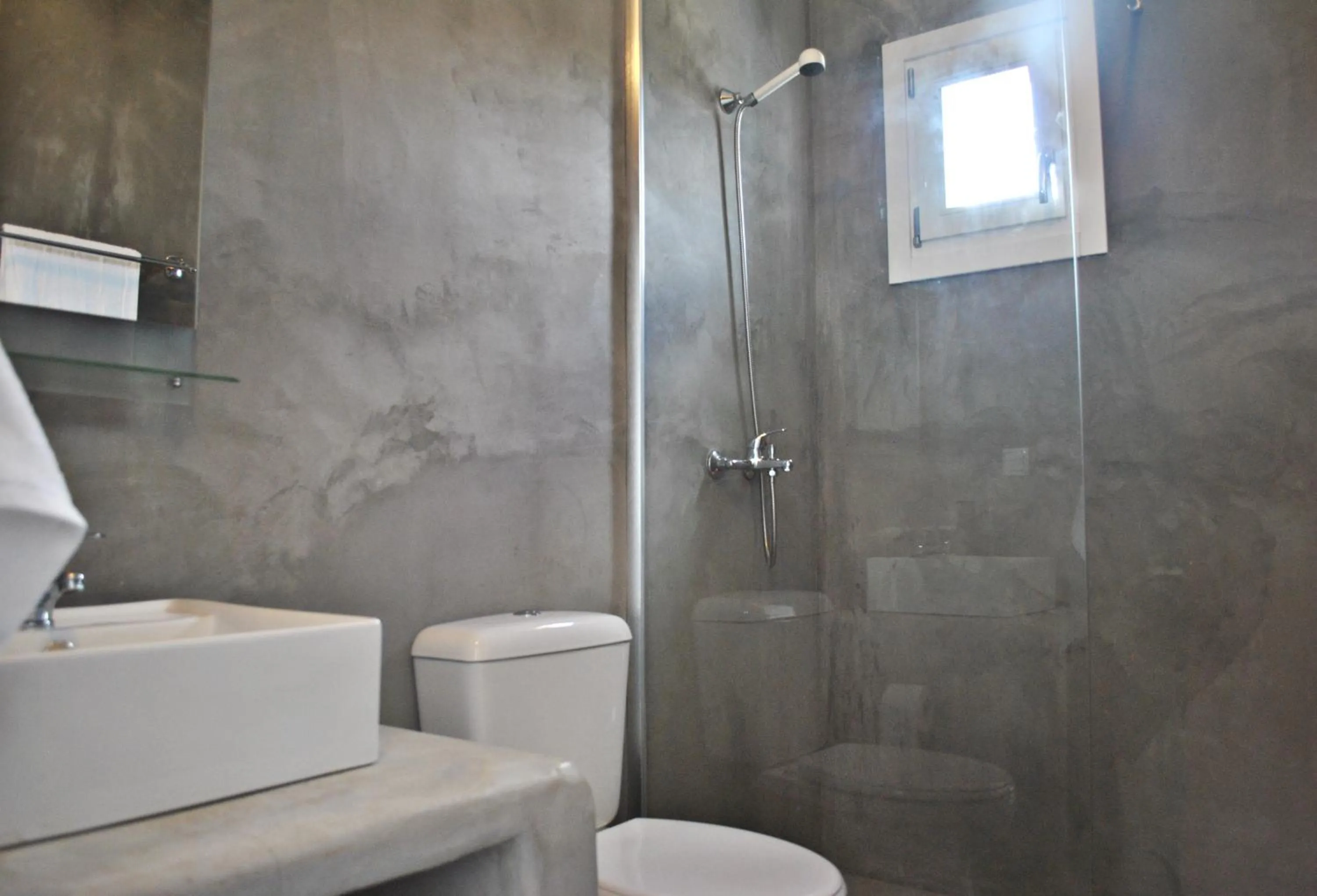 Shower in Livadi House
