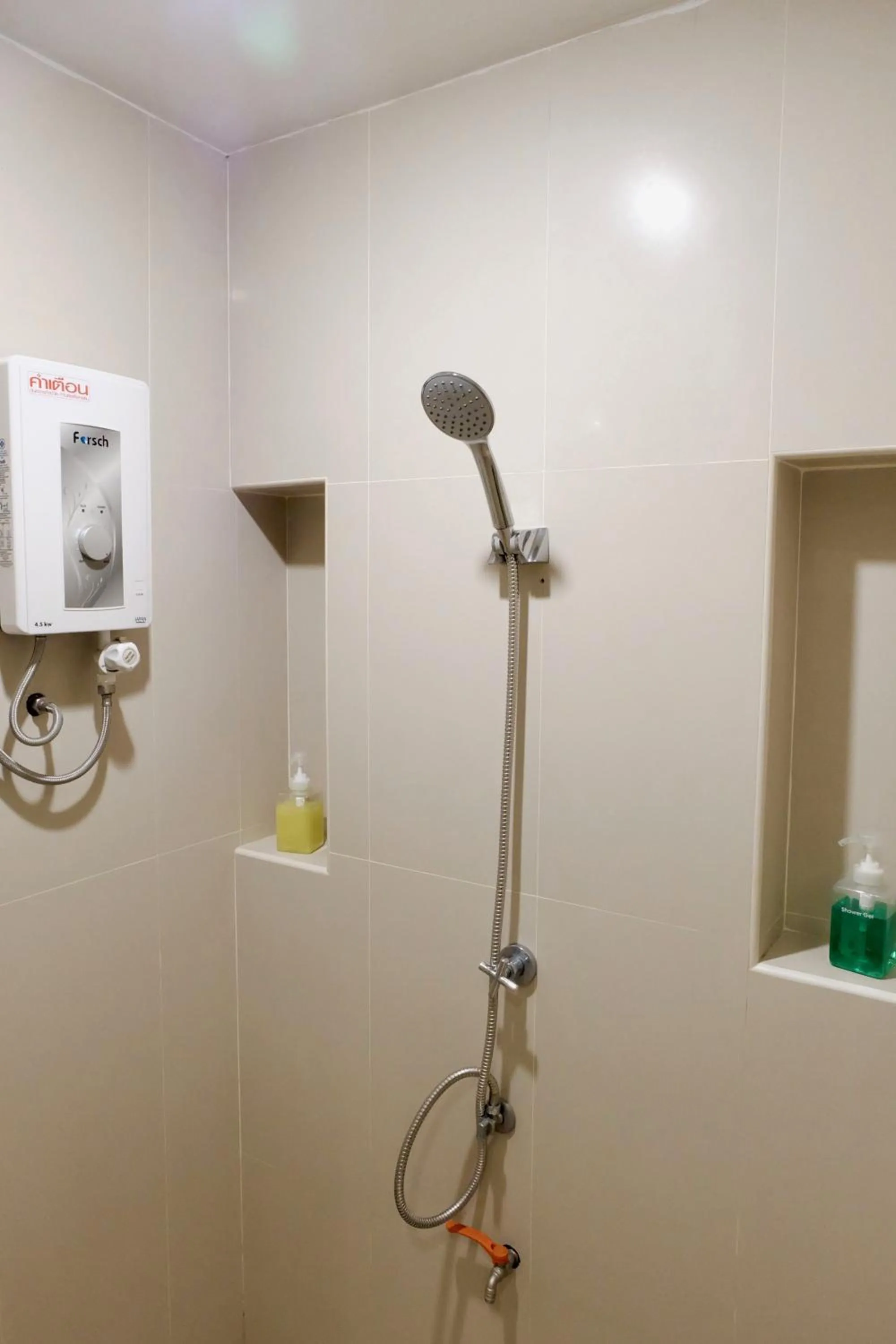 Bathroom in DewyHouse