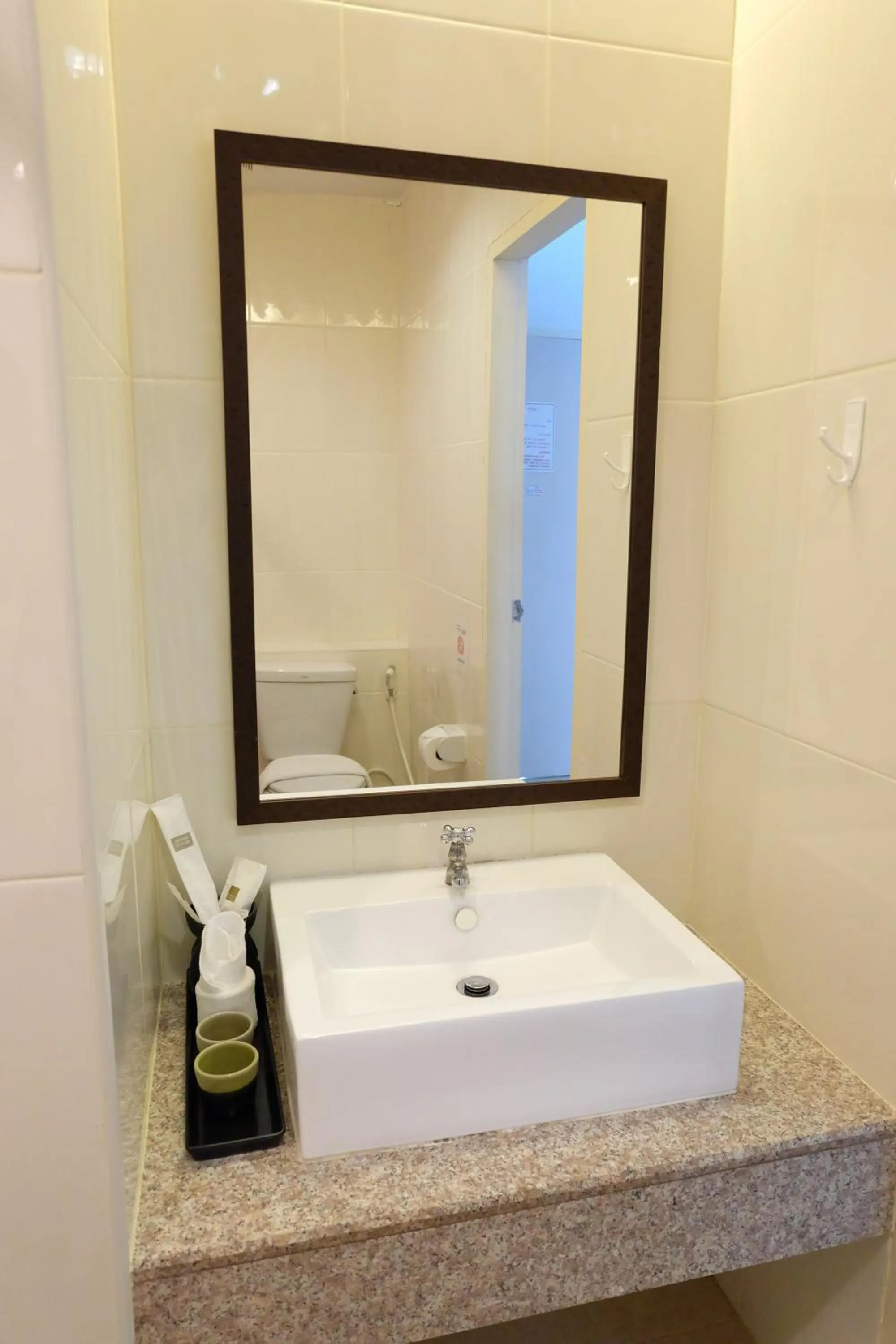 Photo of the whole room in DewyHouse