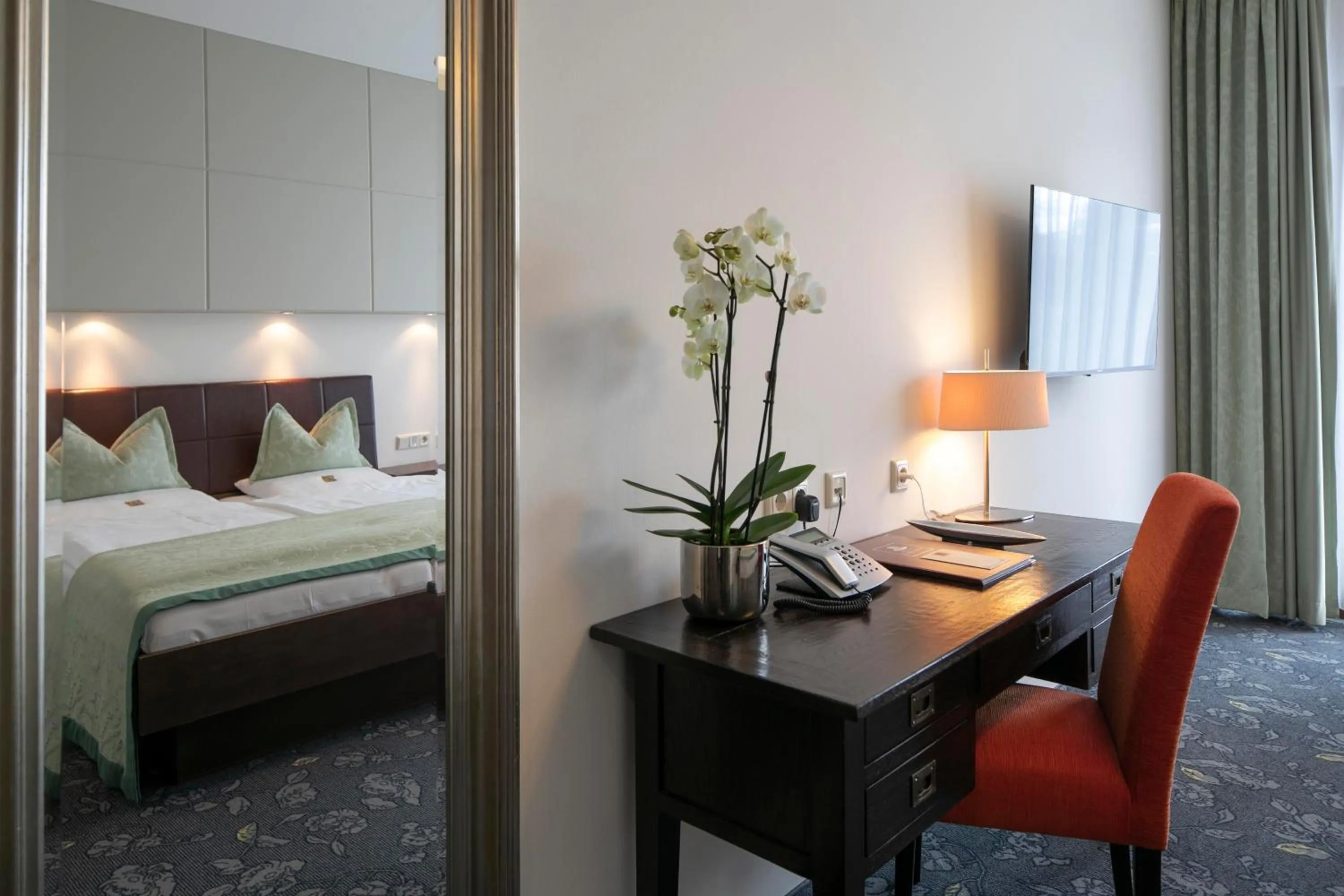 Photo of the whole room, Bed in Hotel Landhaus Pollmeyer