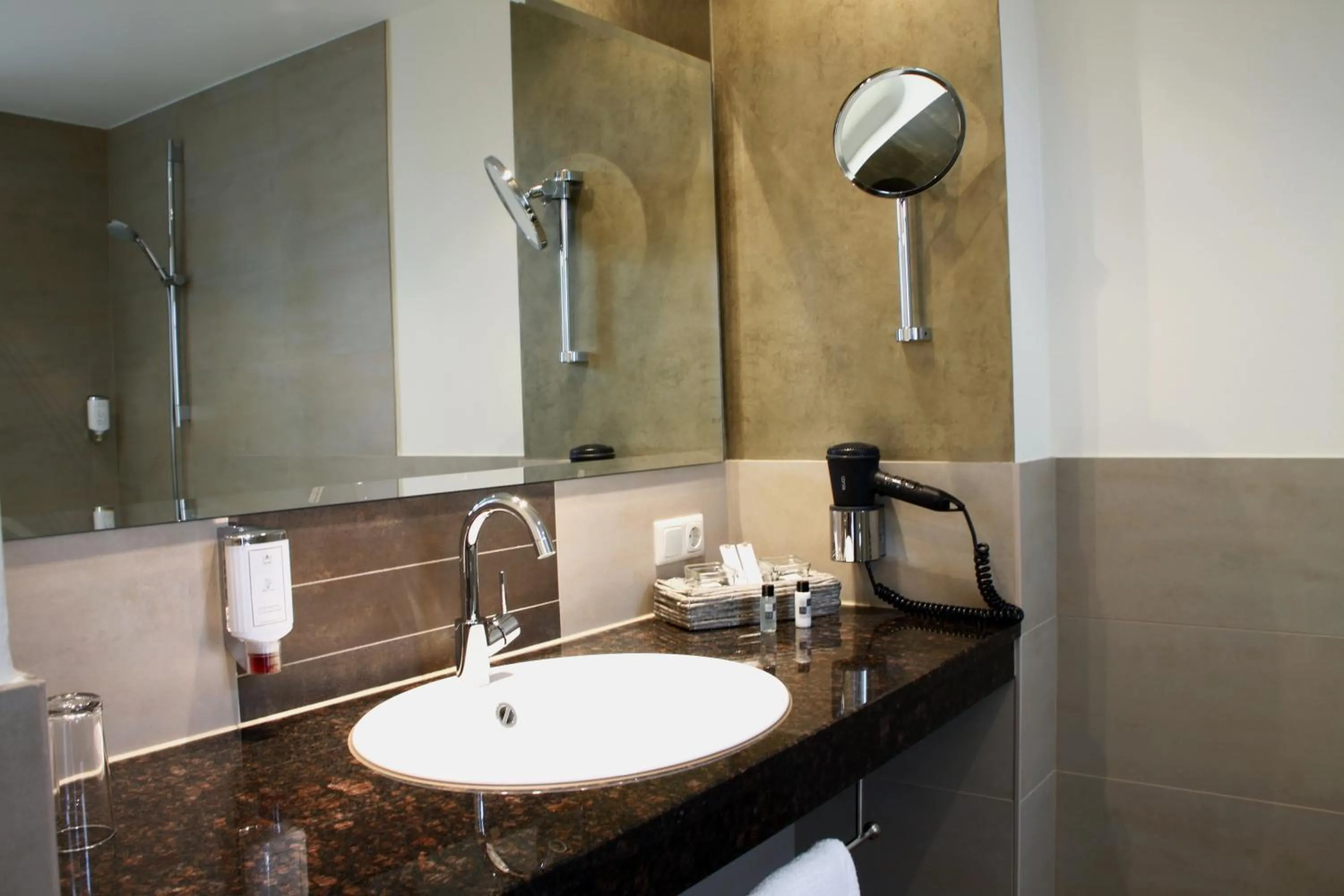 Bathroom in Hotel Landhaus Pollmeyer