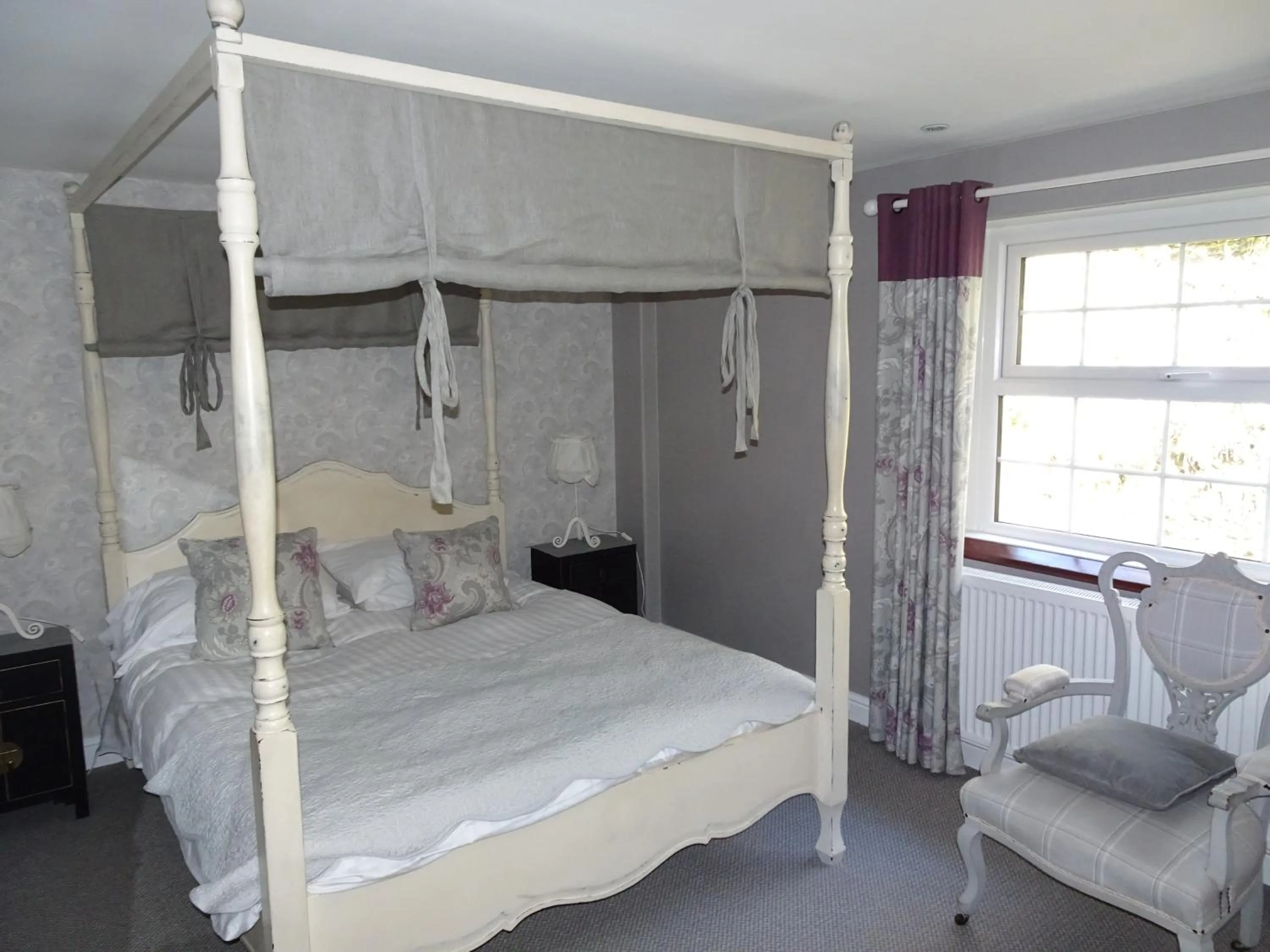 Bed in Ty Gwyn Hotel