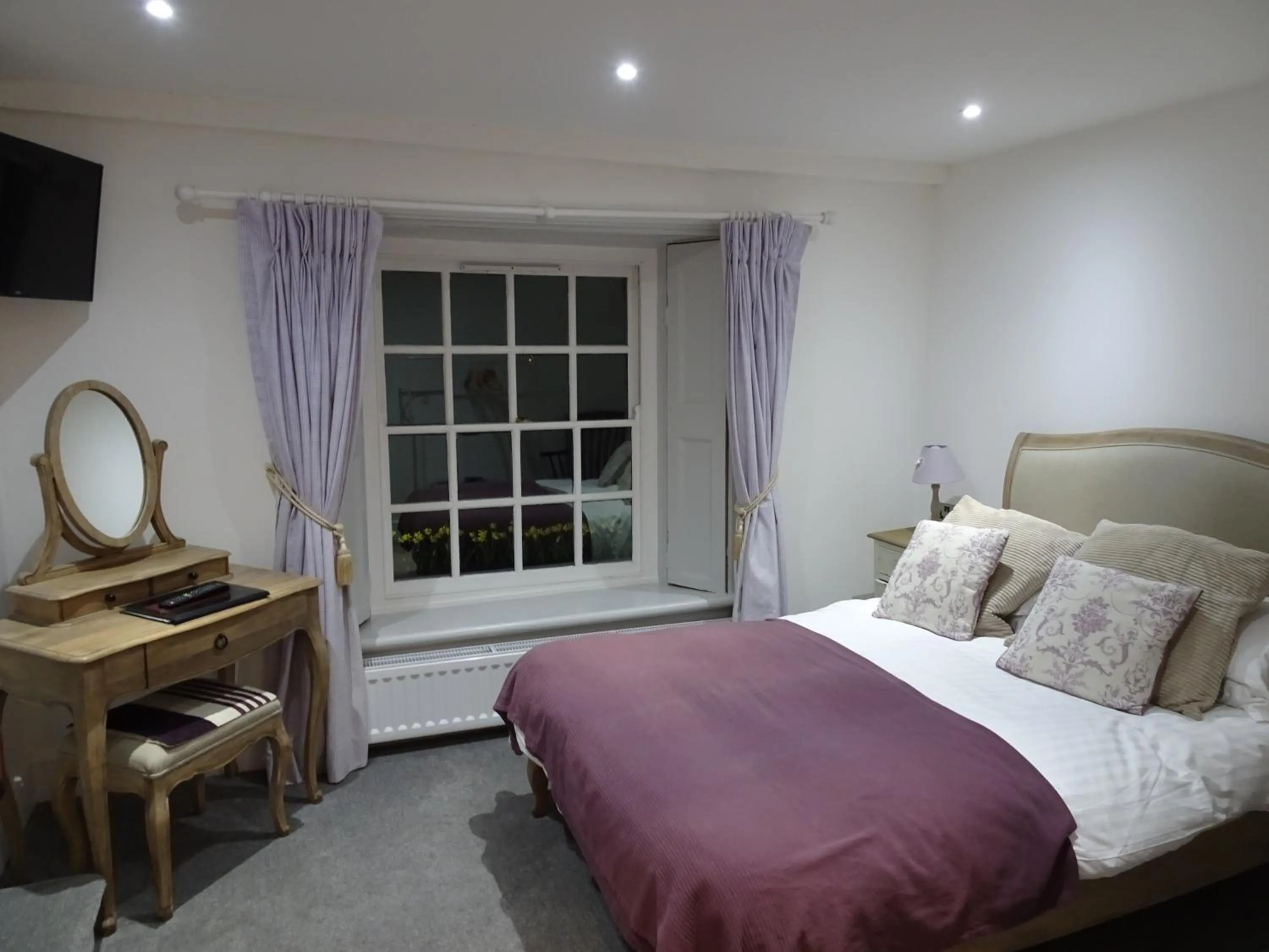 Bed in Ty Gwyn Hotel