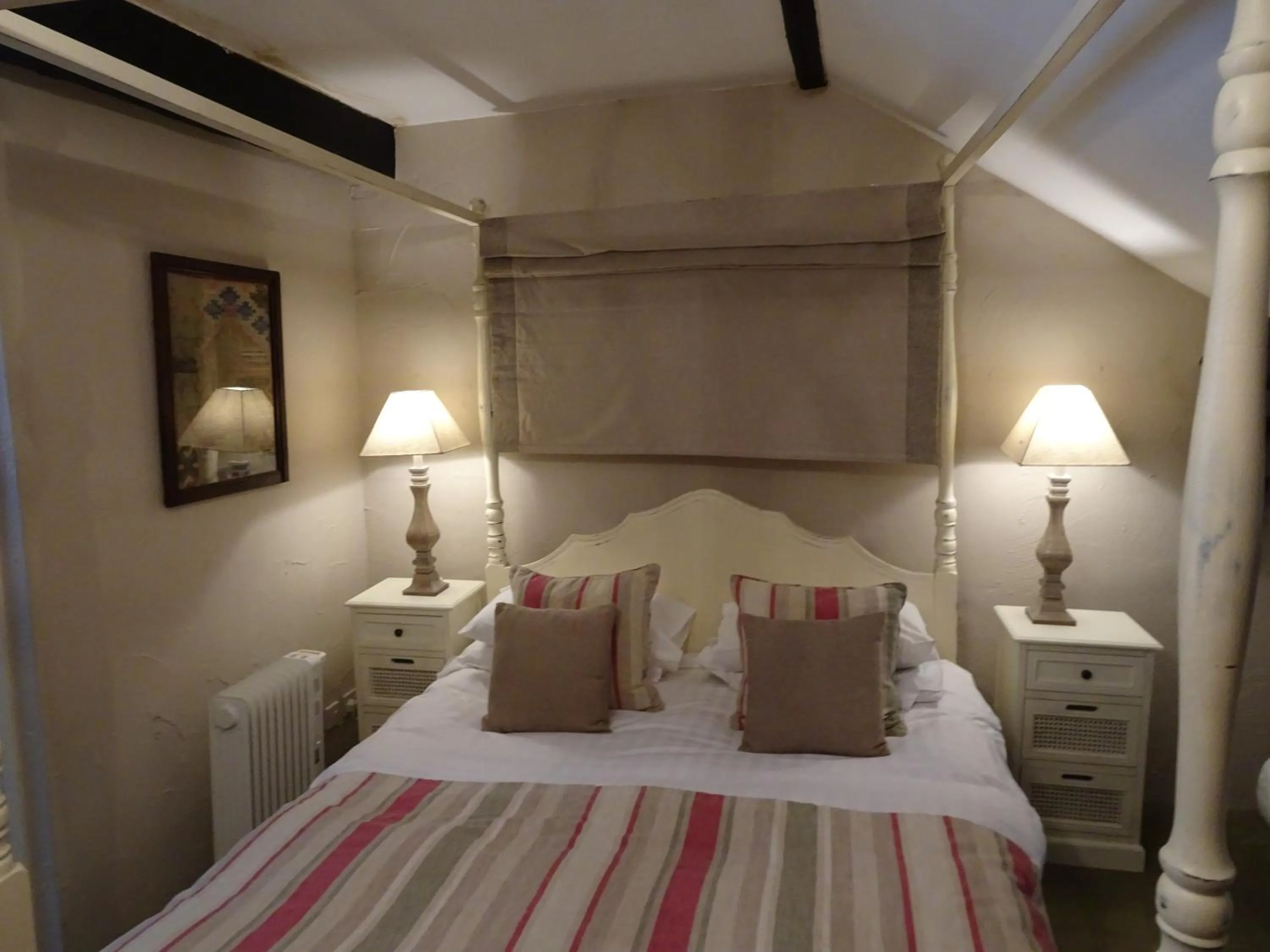 Bed in Ty Gwyn Hotel