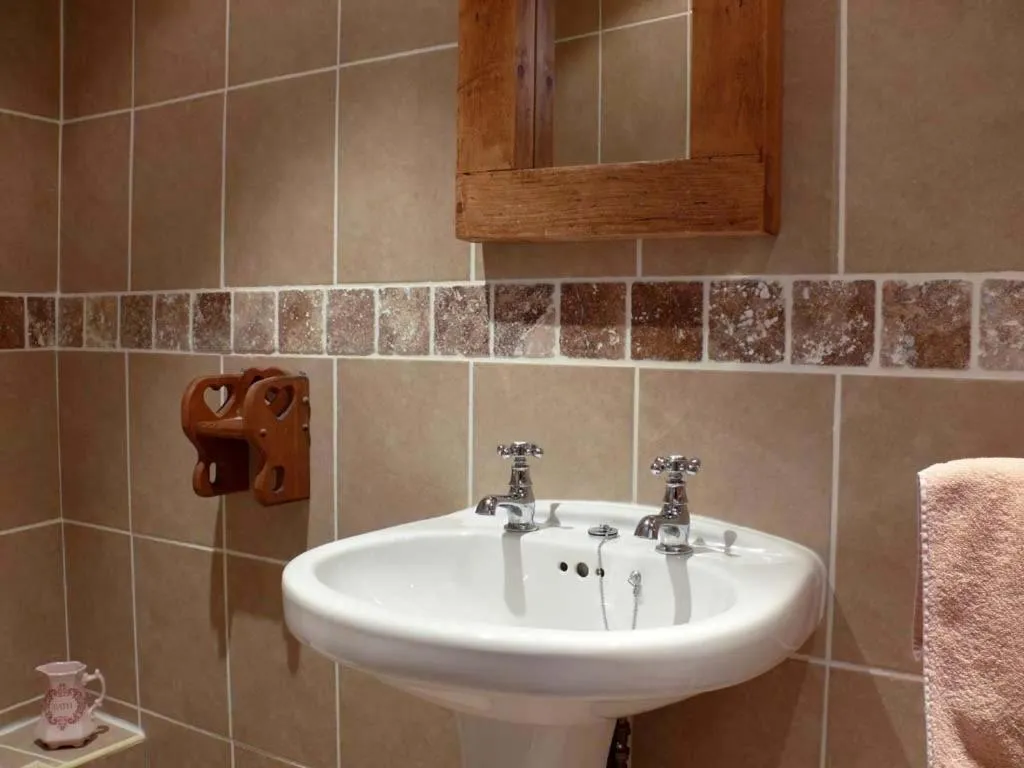 Bathroom in Ty Gwyn Hotel