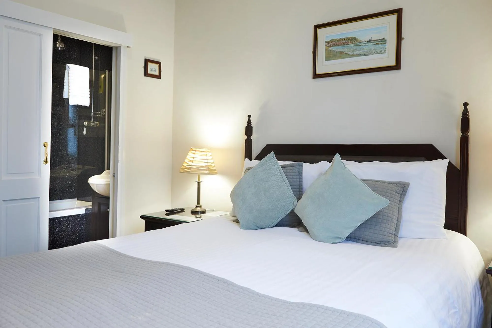 Bed in Mansion House