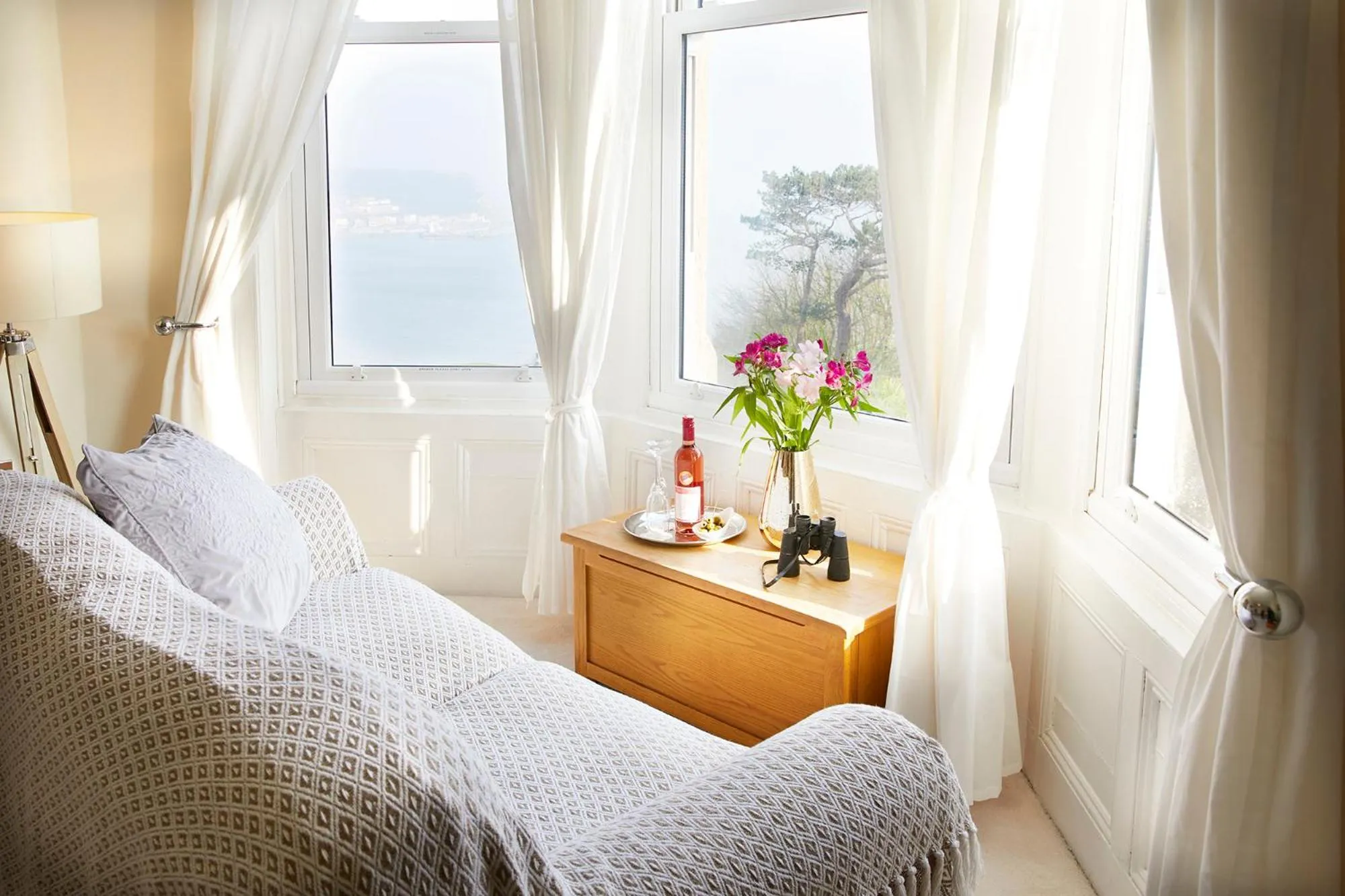 Bed in Mansion House