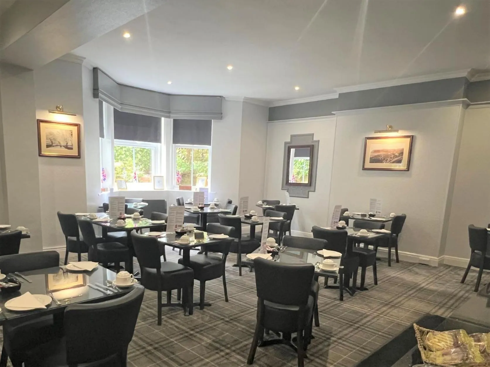 Restaurant/places to eat in Mansion House