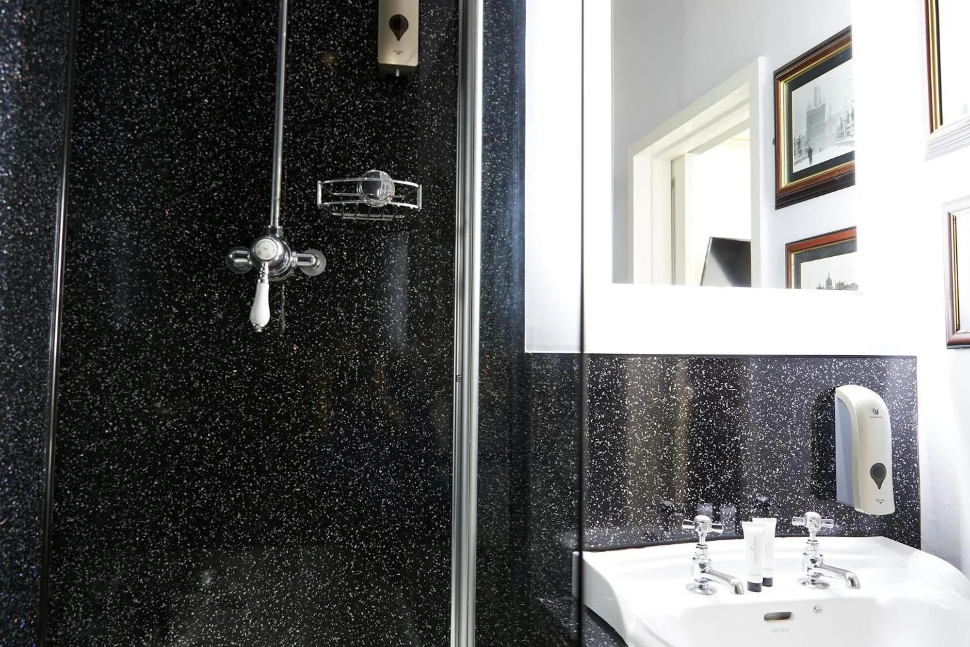 Shower in Mansion House