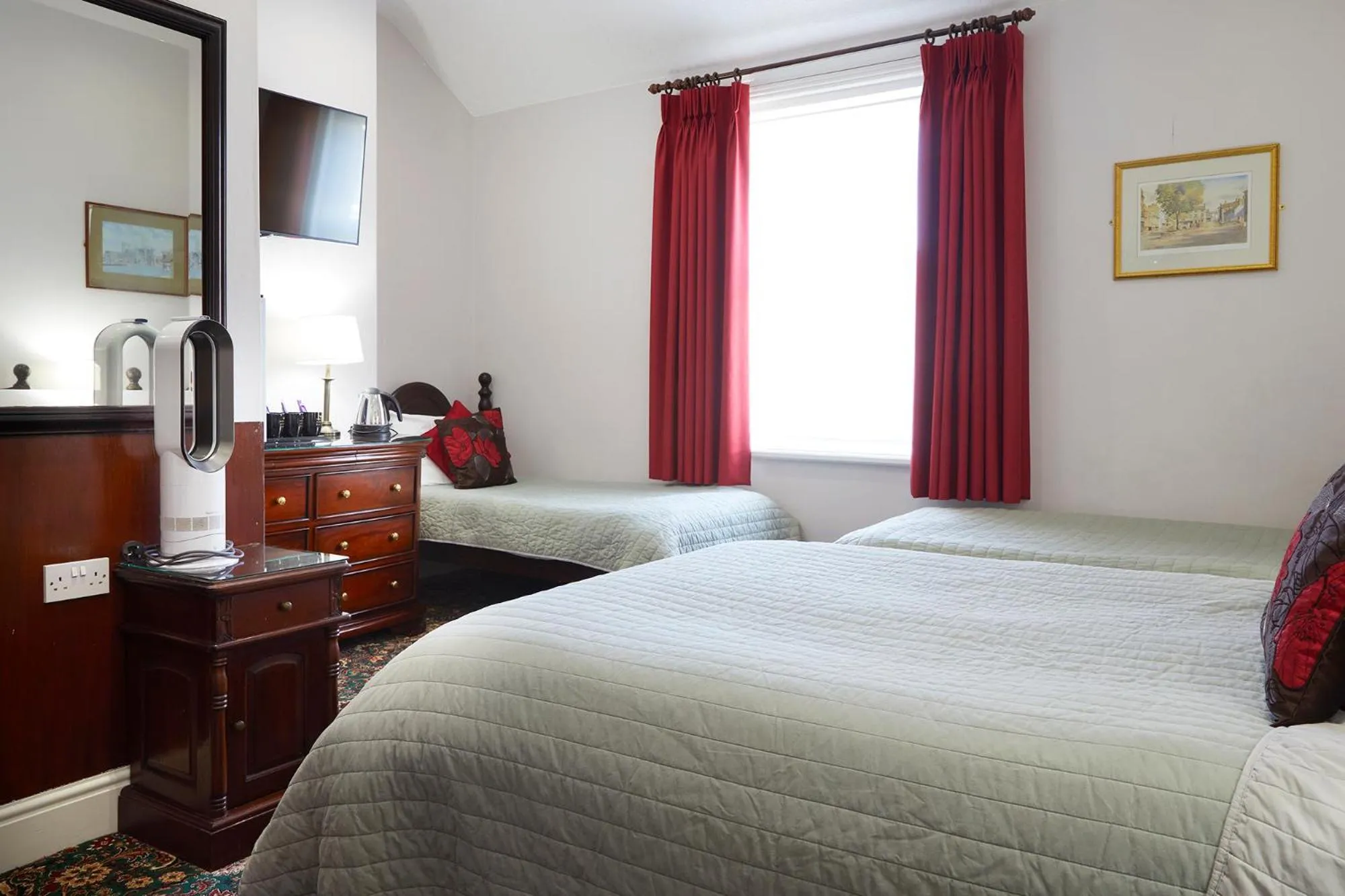 Bed in Mansion House