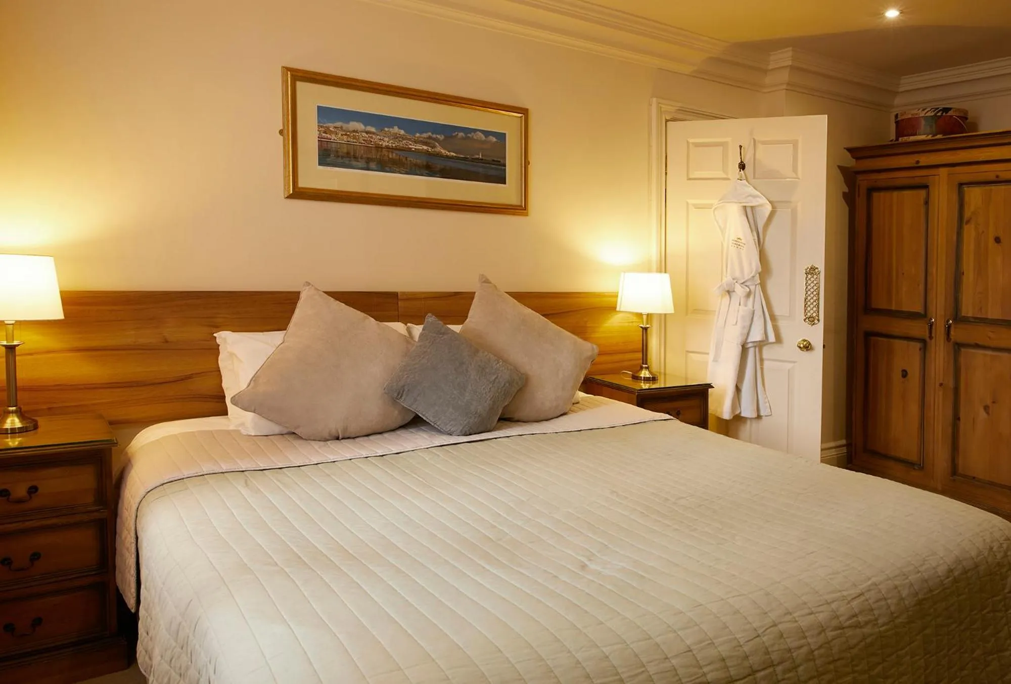 Bed in Mansion House