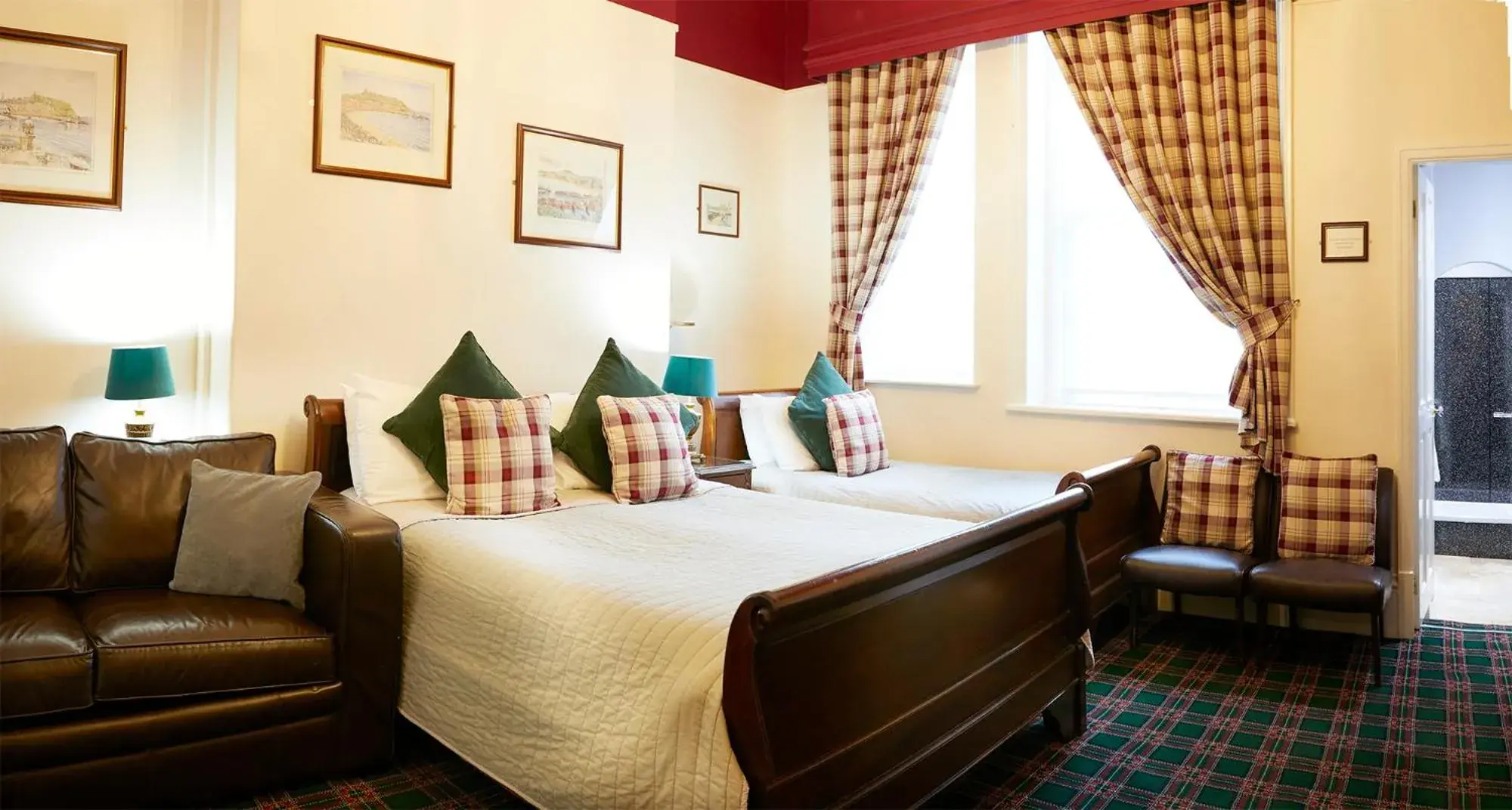 Family Room with sofa bed in Mansion House Family Room with sofa bed in Mansion House