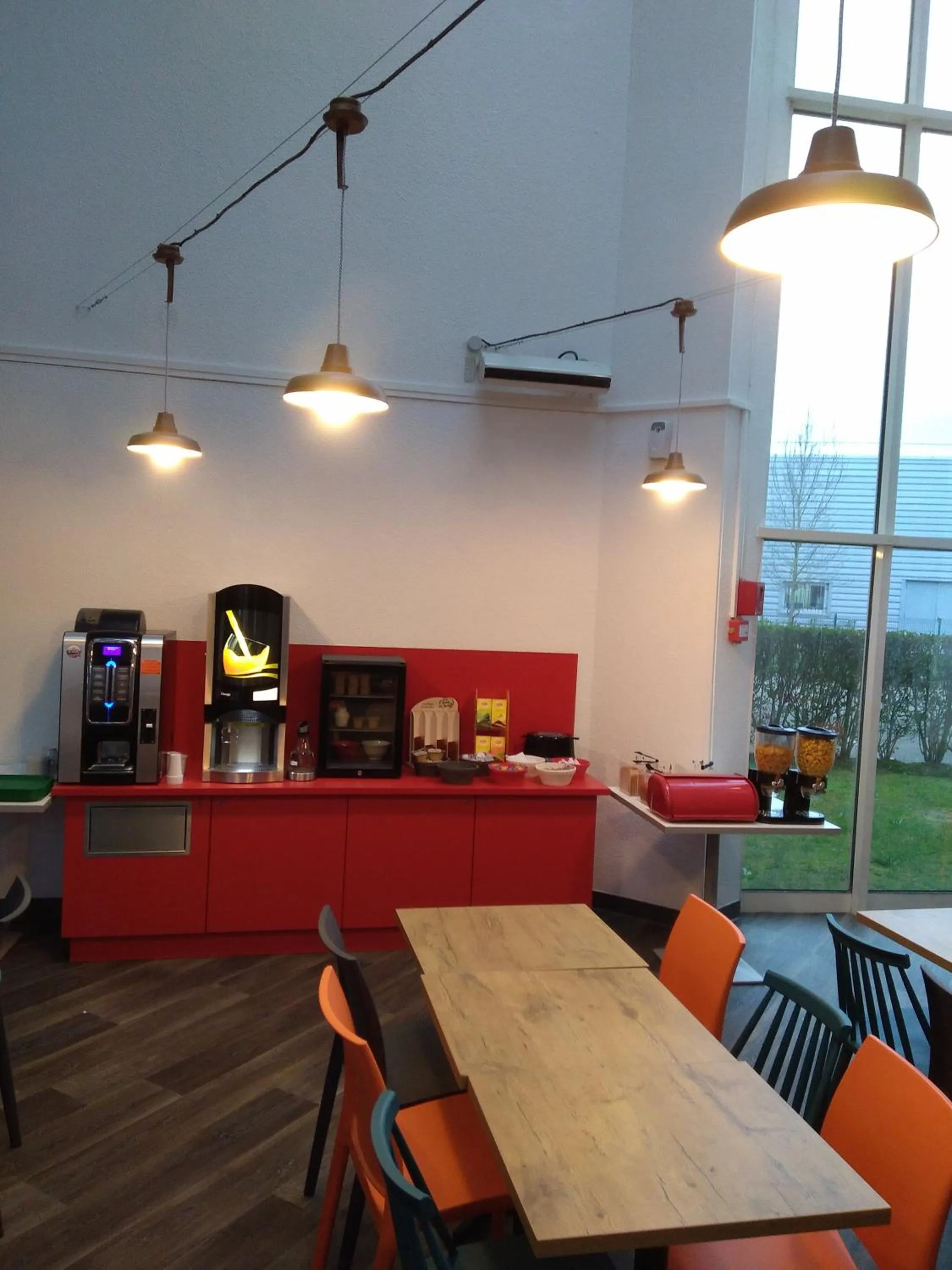 Lounge or bar in Hotel F1 Maurepas