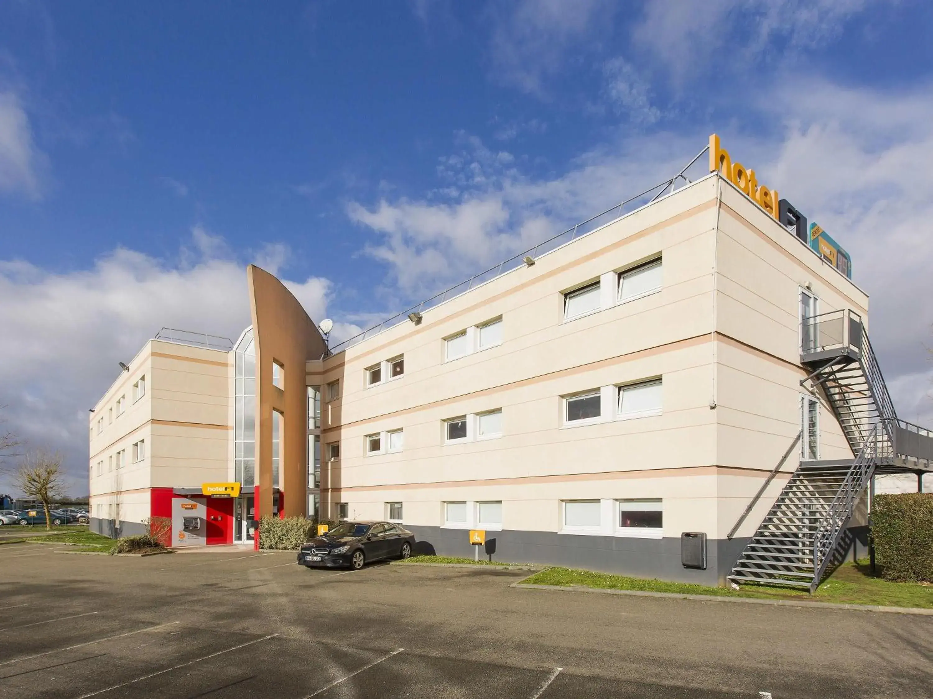 Property building in Hotel F1 Maurepas Property building in Hotel F1 Maurepas