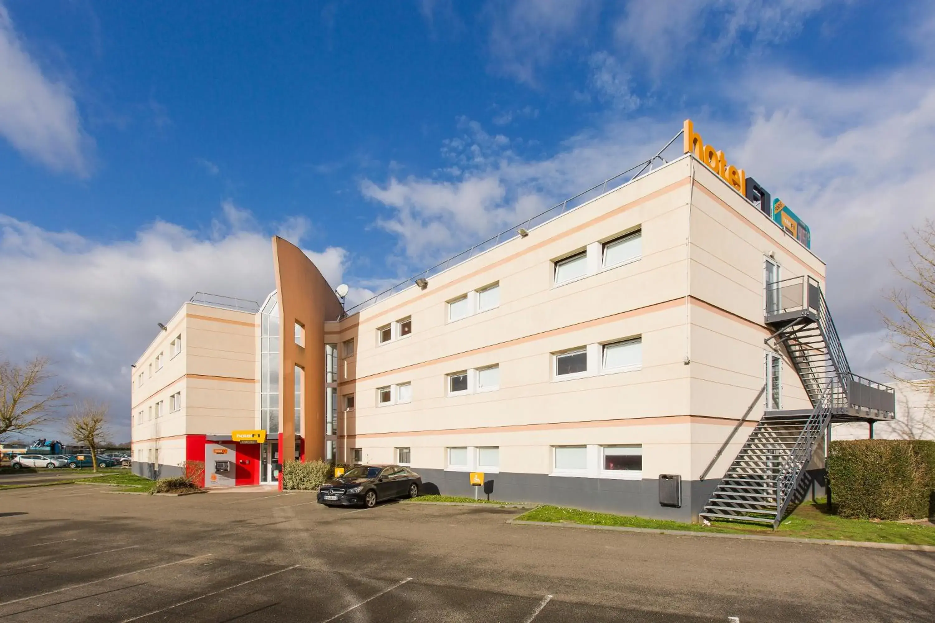 Property building in Hotel F1 Maurepas Property building in Hotel F1 Maurepas