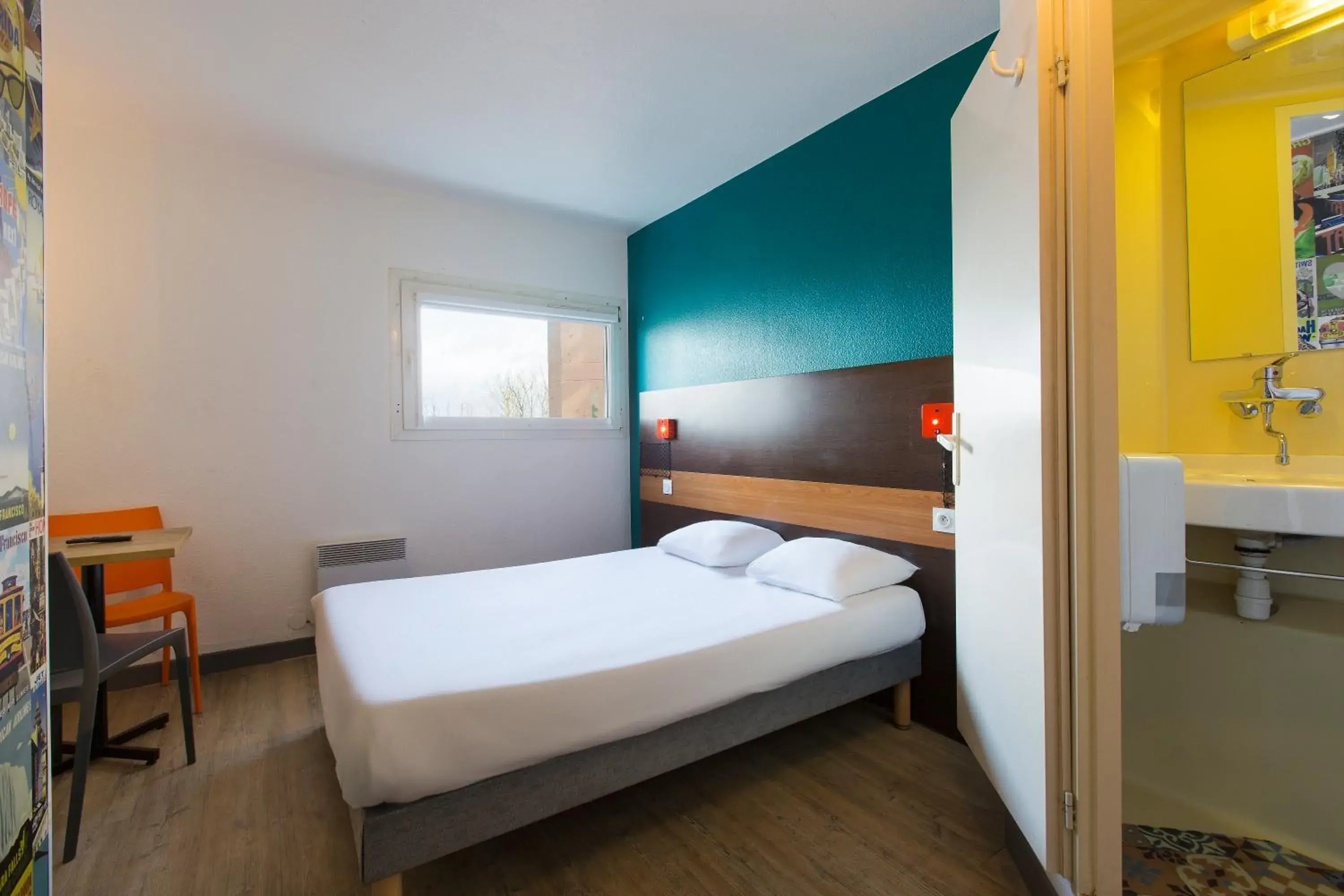 Bed in Hotel F1 Maurepas Bed in Hotel F1 Maurepas