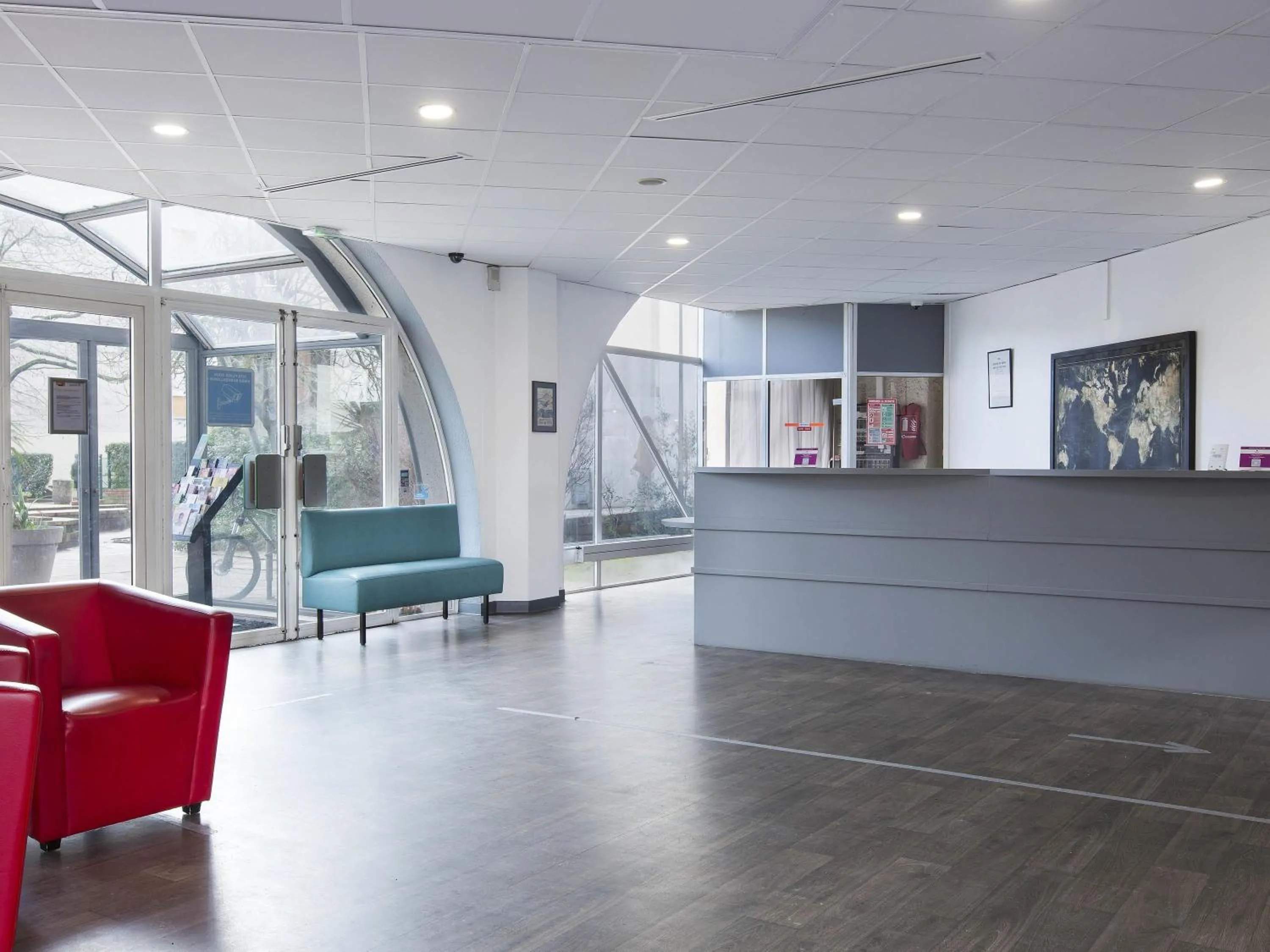 Property building in hotelF1 Cergy