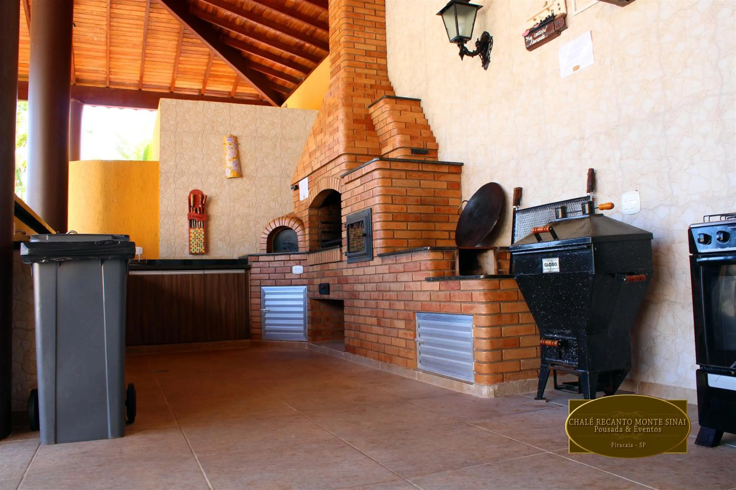 BBQ facilities in Chalé Recanto Monte Sinai