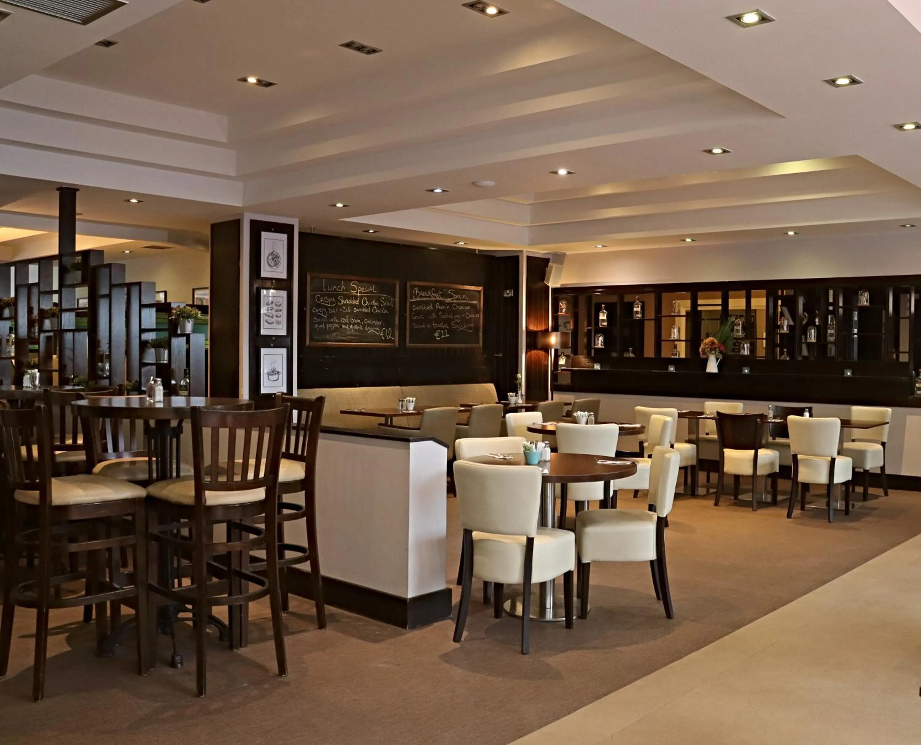 Lounge or bar in Central Hotel Tullamore